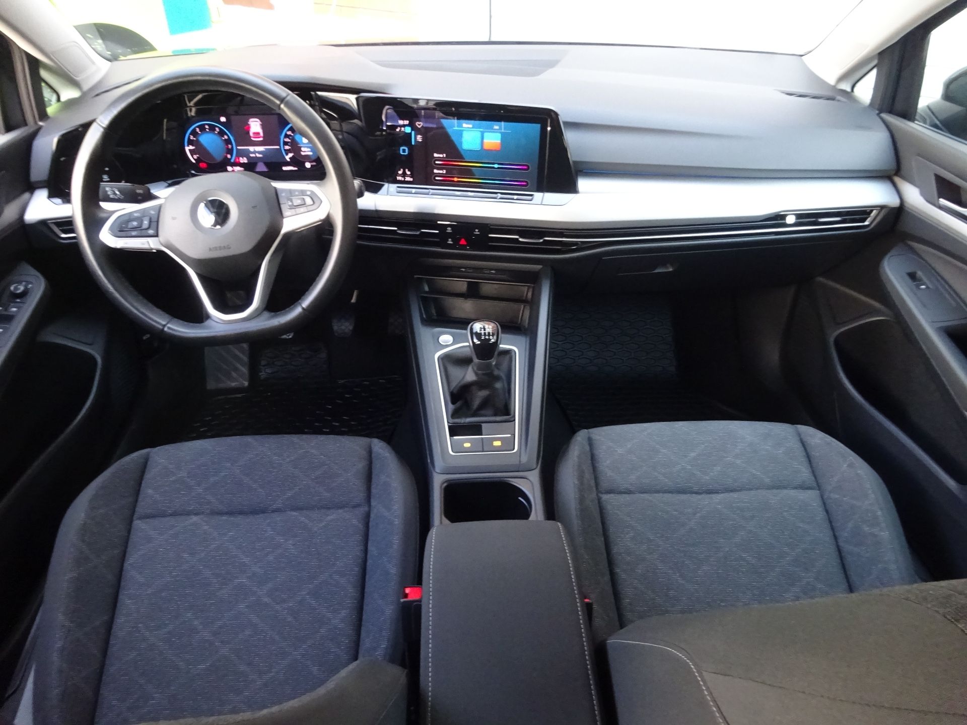 Volkswagen Golf Variant, Golf variant Life 1.0 81 kW TS - fotka 5
