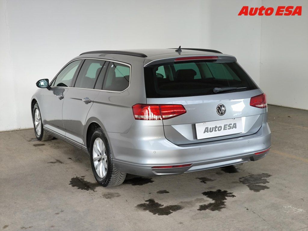 Volkswagen Passat, 1.5Si,Comfortline,navi - fotka 4