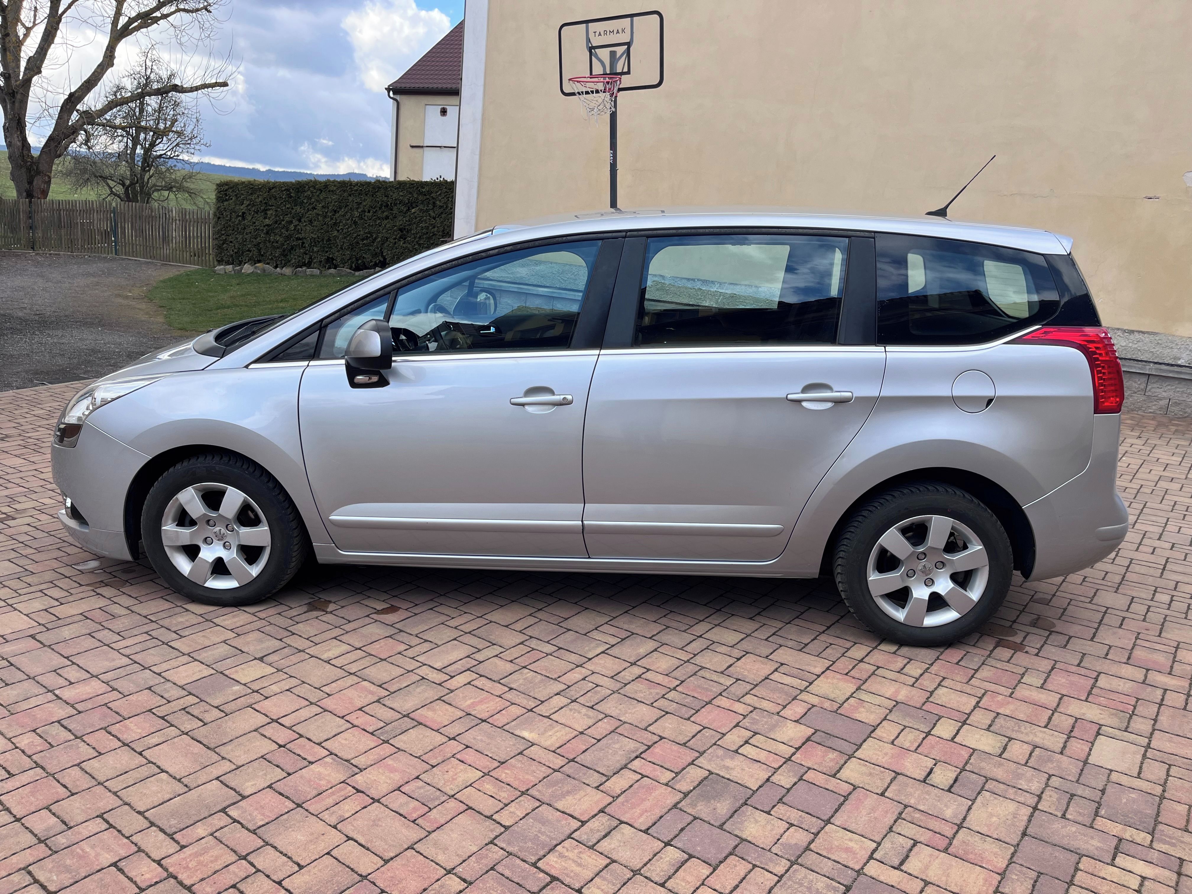 Peugeot 5008, 1.6 HDI 110PS SERVISKA