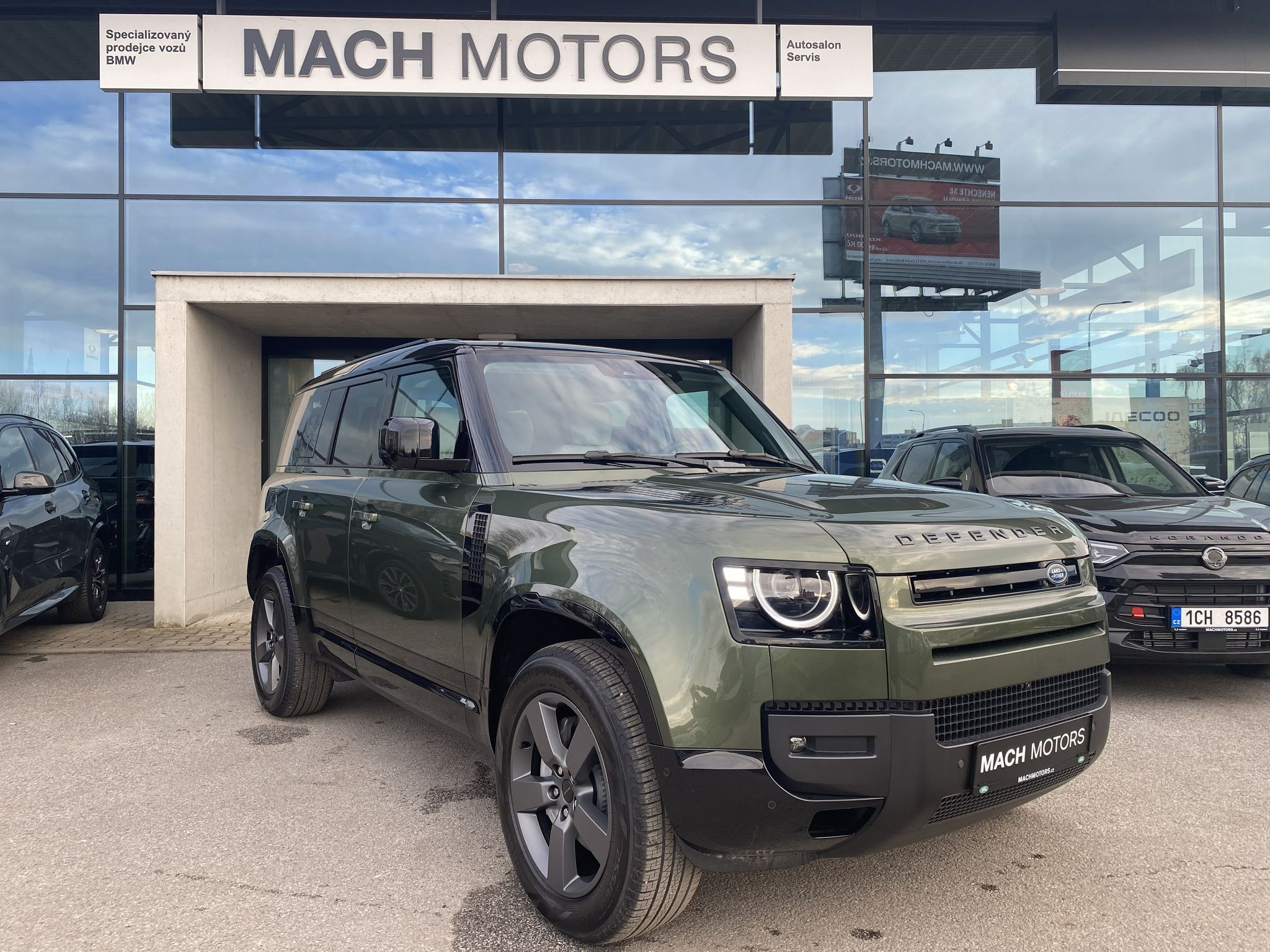 Land Rover Defender, HSE X-Dynamic D350 110 - fotka 2