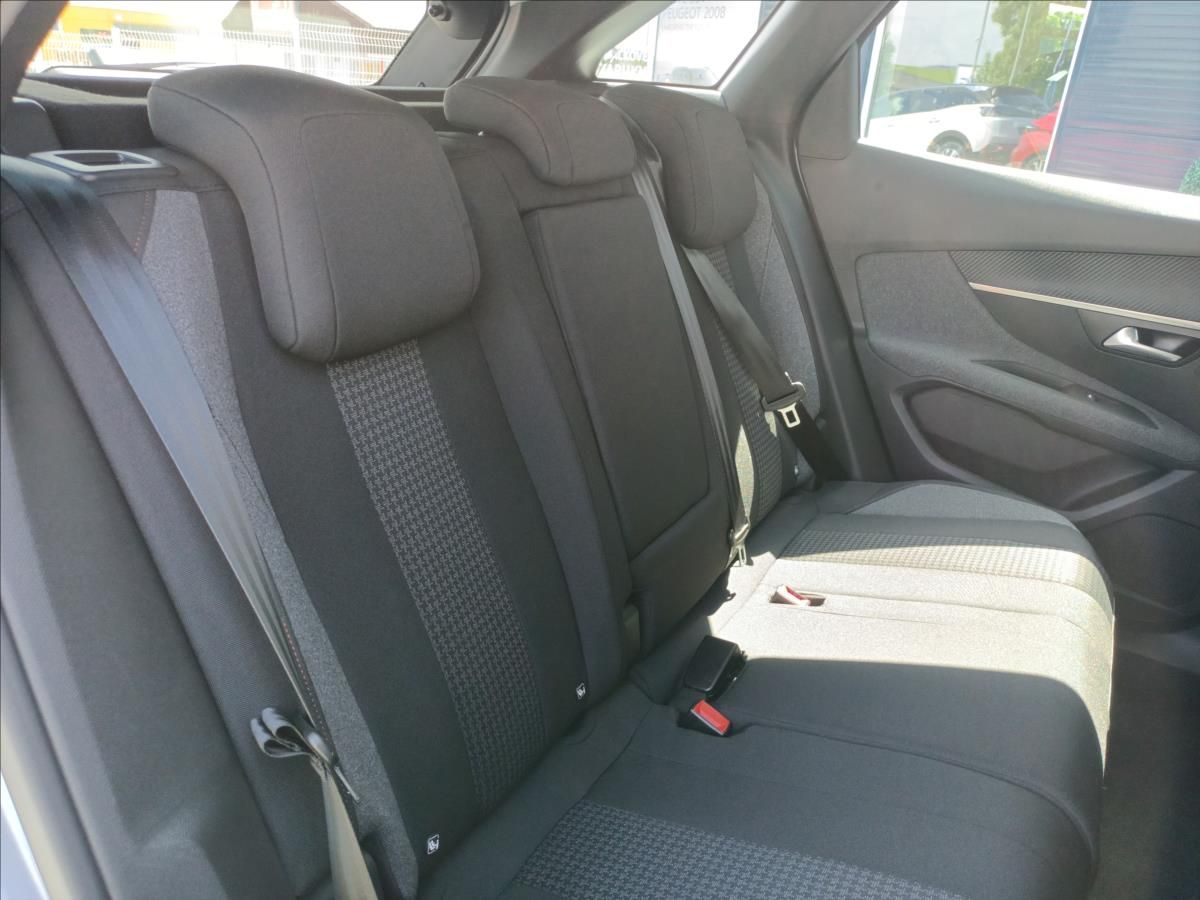Peugeot 3008, Active Pack 1.2 PureTech 130k - fotka 6