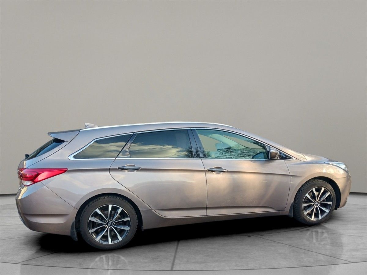 Hyundai i40, 1,6 CRDI KOMBI DCT - fotka 6
