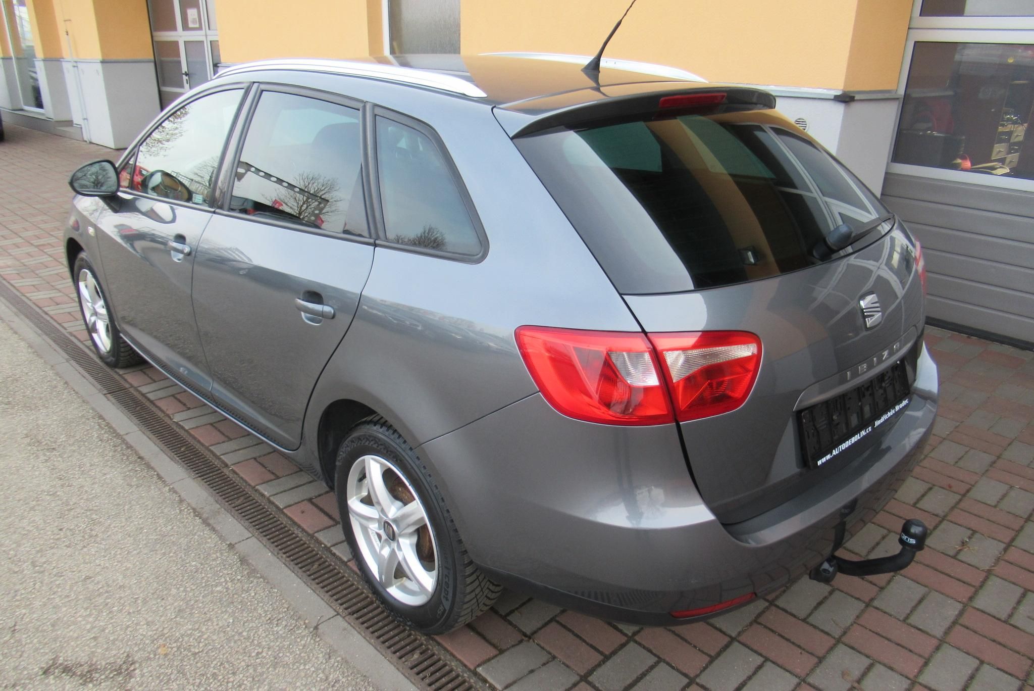 Seat Ibiza, 1.2i  AUT. KLIMA TAŽNÉ - fotka 4