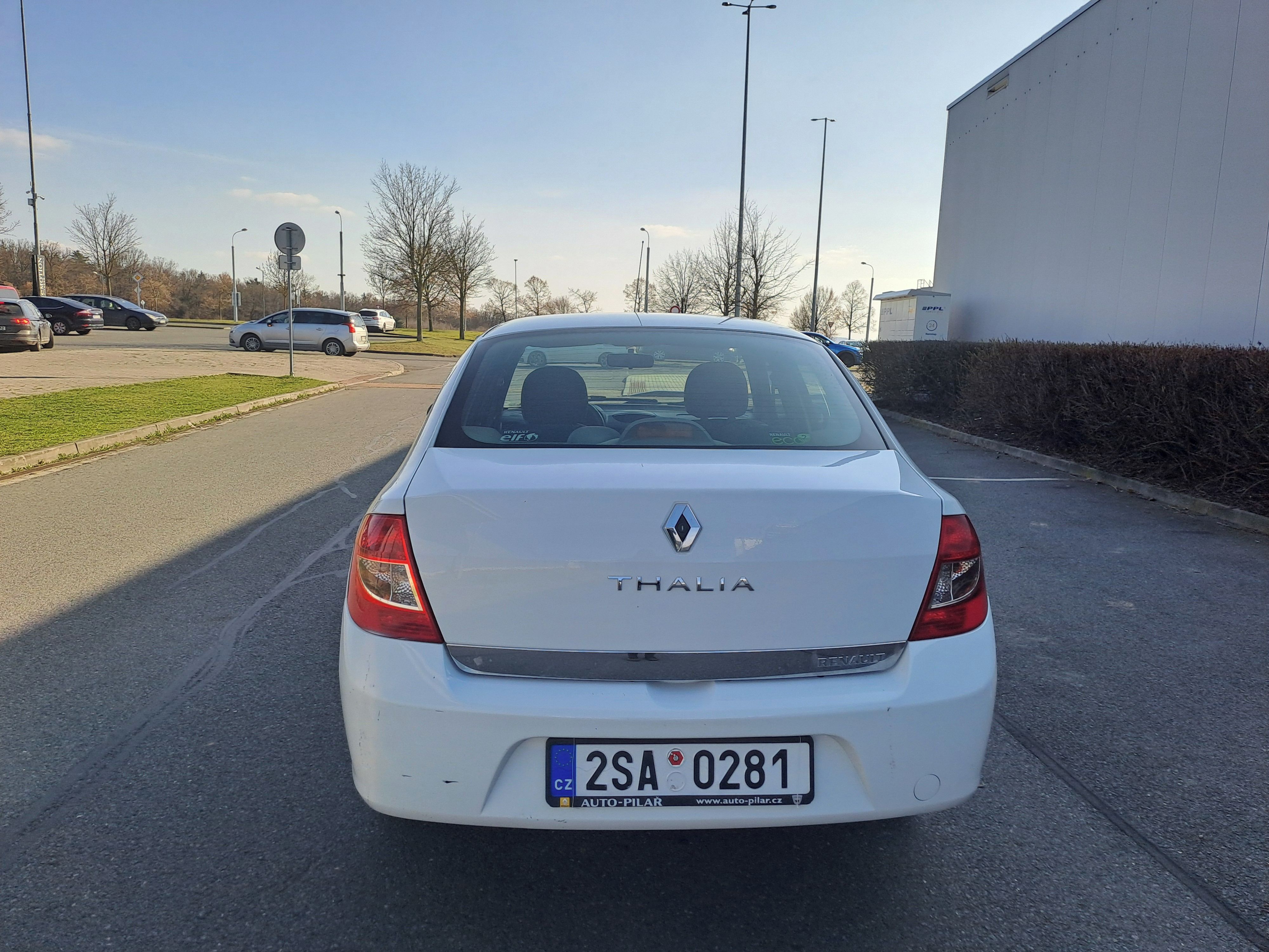Renault Thalia, 1.2i ČR 2.MAJ POUZE 81 940KM - fotka 6