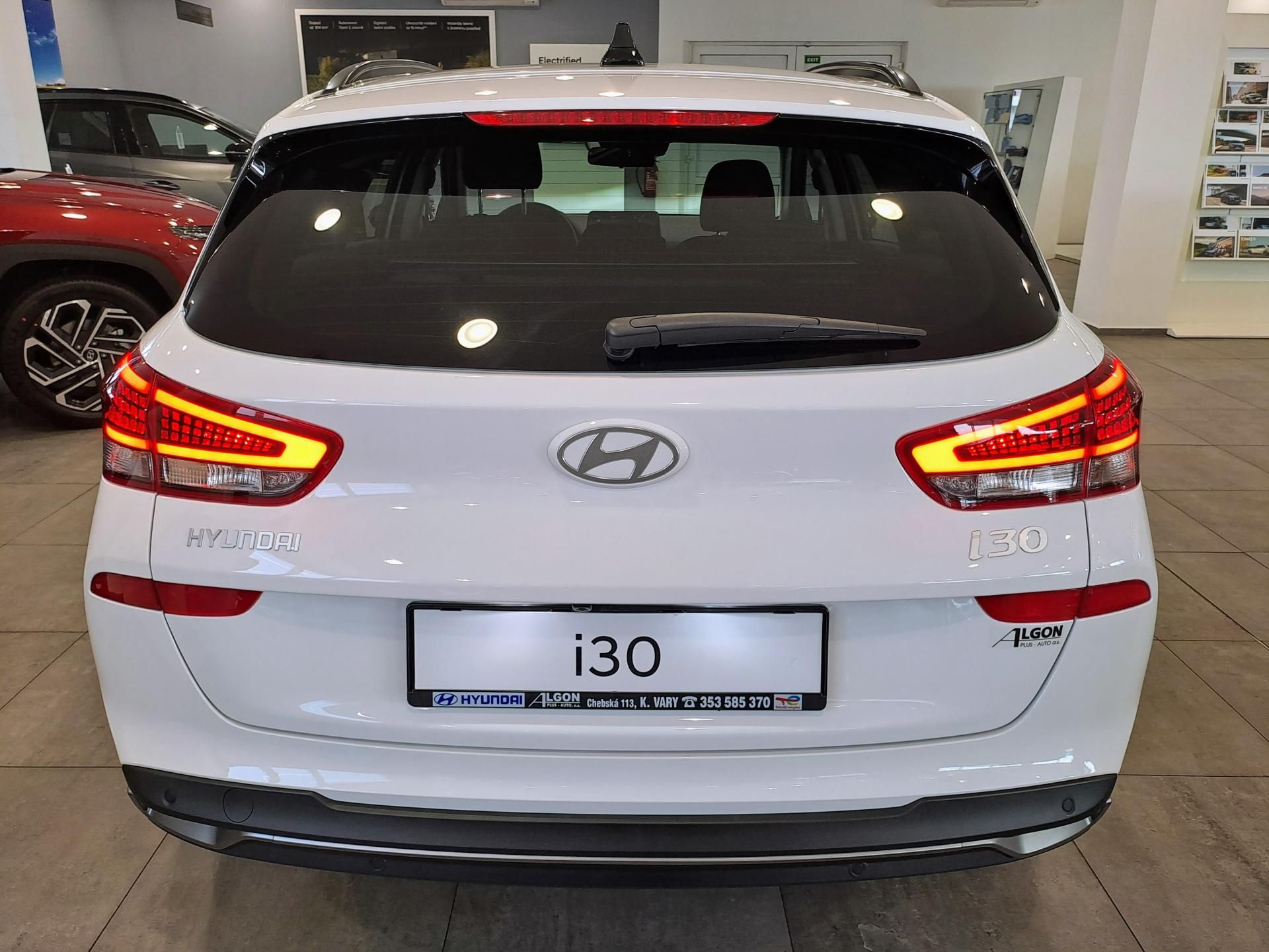 Hyundai i30, 1,6 T-GDI DCT GO CZECH - fotka 6