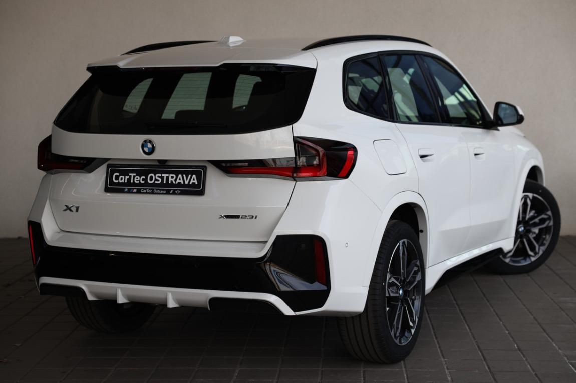 BMW X1, xDrive23i - fotka 3