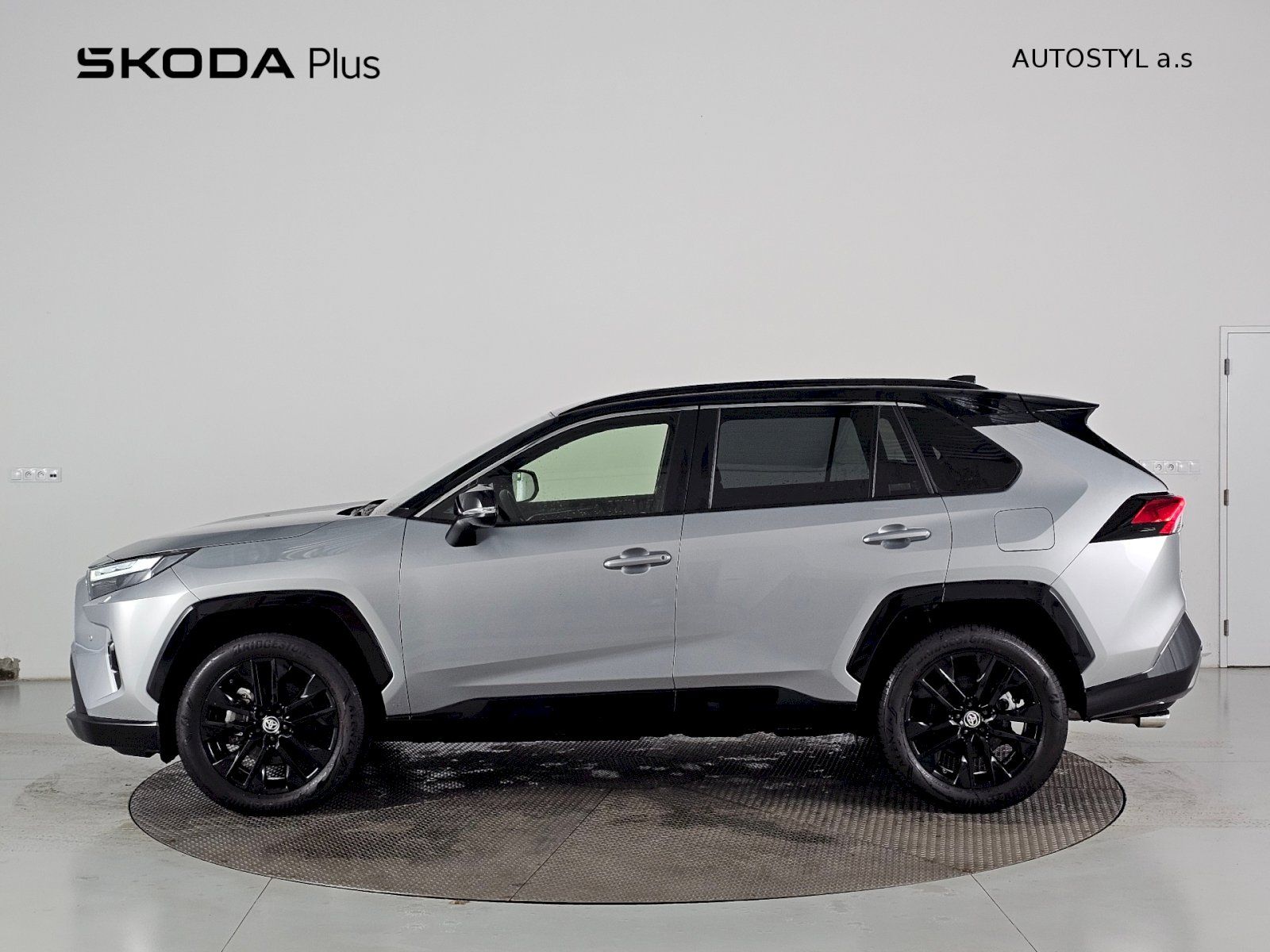 Toyota Rav4, 2.5HEV SELECTION 222k e-CVT 4X - fotka 3