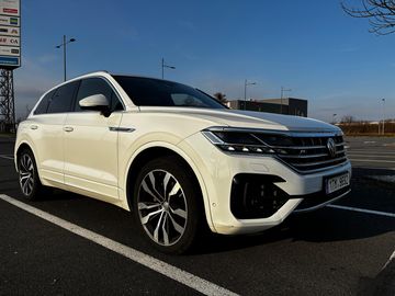 R-LINE,210KW,FULL VÝB,VZDUCH