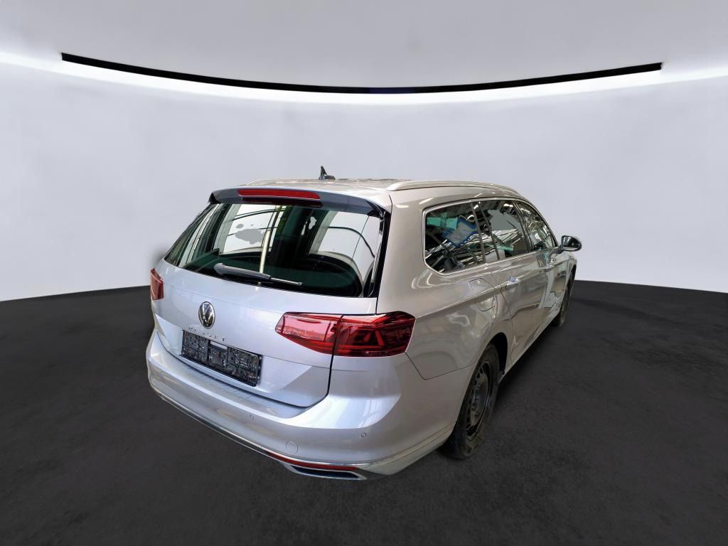 Volkswagen Passat Variant, Elegance 2.0 TDI 110kW 7DSG - fotka 4