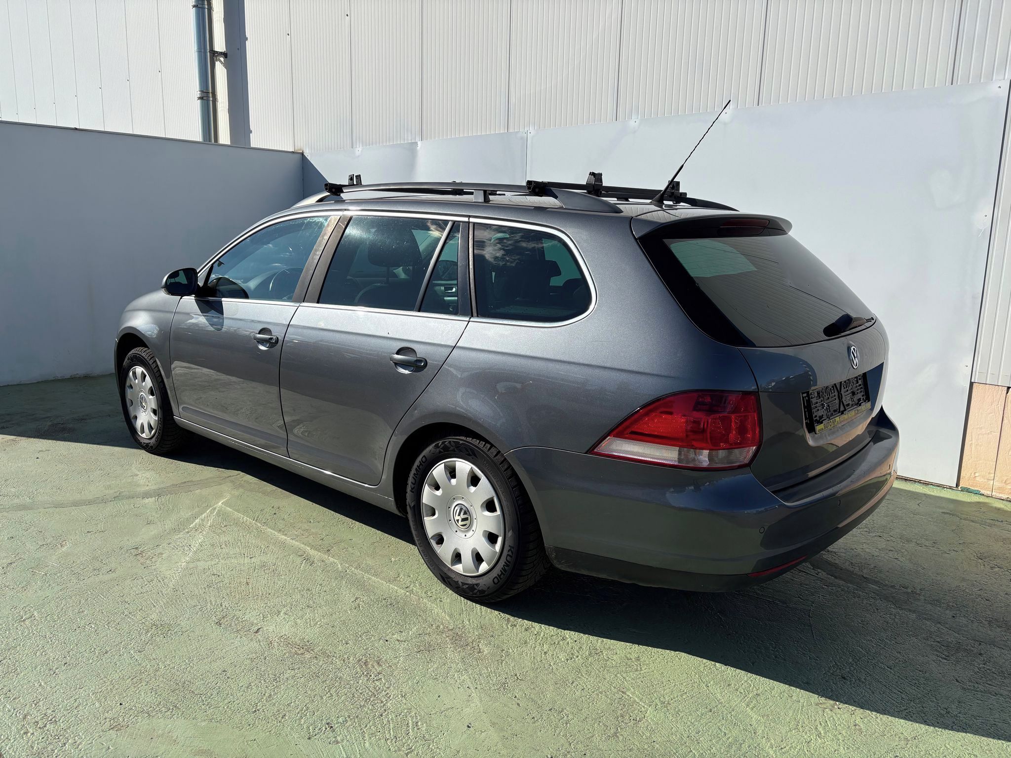 Volkswagen Golf, 1.6i, 75kW, Klima, Výhřevy - fotka 4