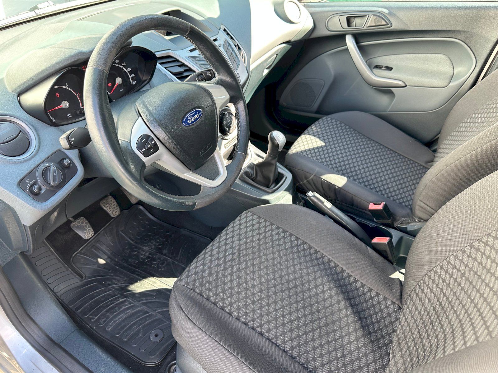 Ford Fiesta, FIESTA 1,4 TDCi 51 kW - fotka 6