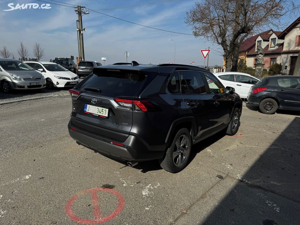 Toyota Rav4, fotka 4