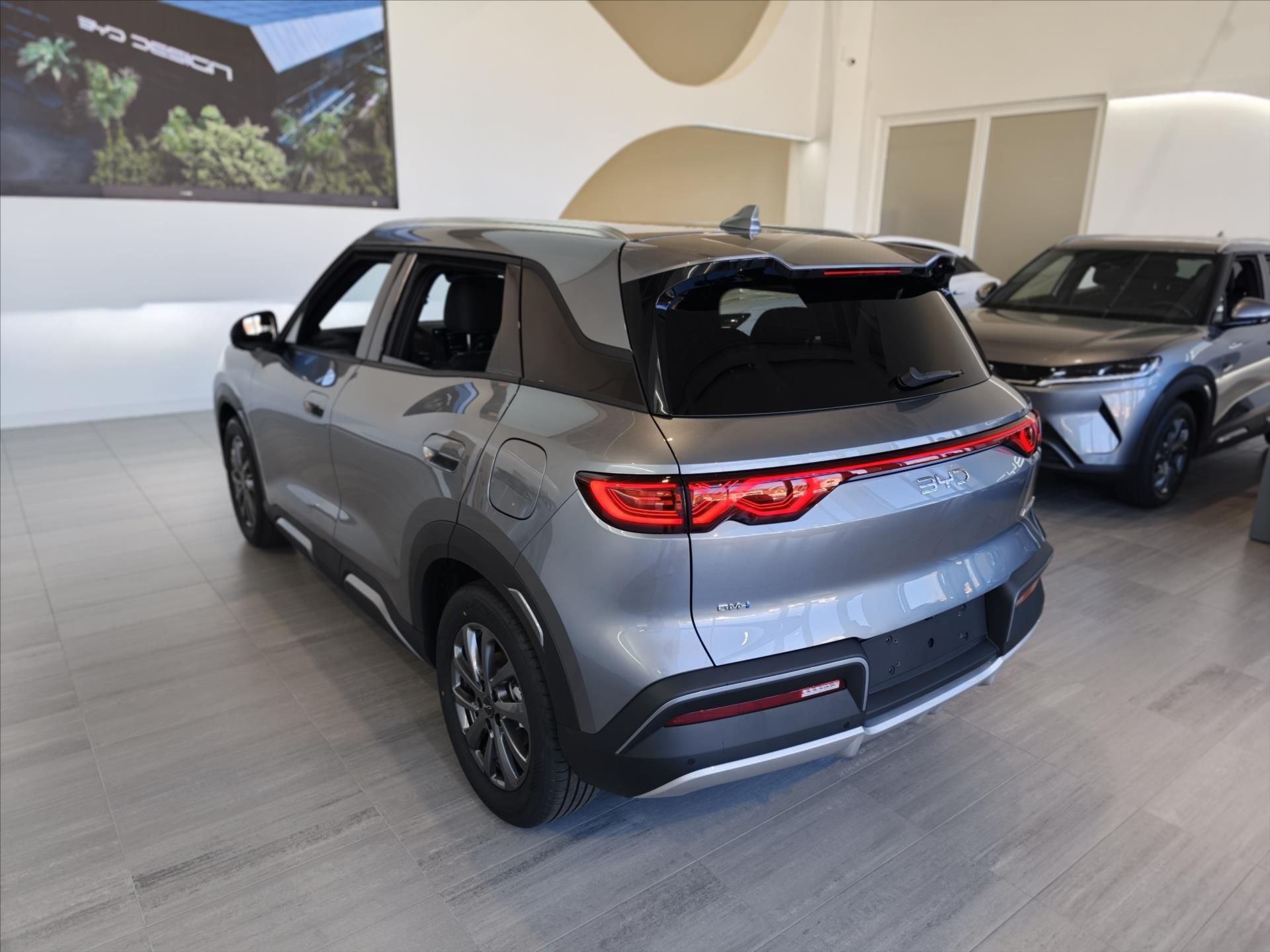 BYD ATTO 2, 1,5 DM-i  156 Kw Boost - fotka 4