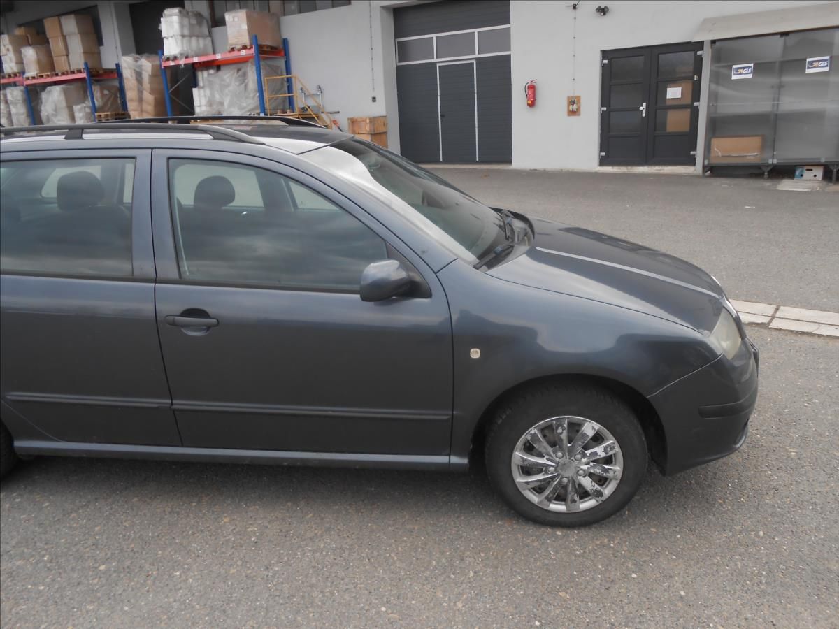 Škoda Fabia, 1,4 16V 59Kw - fotka 4
