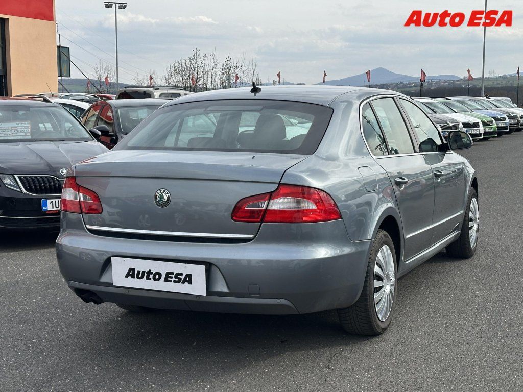 Škoda Superb, 1.4TSi,Xenon,AC - fotka 6