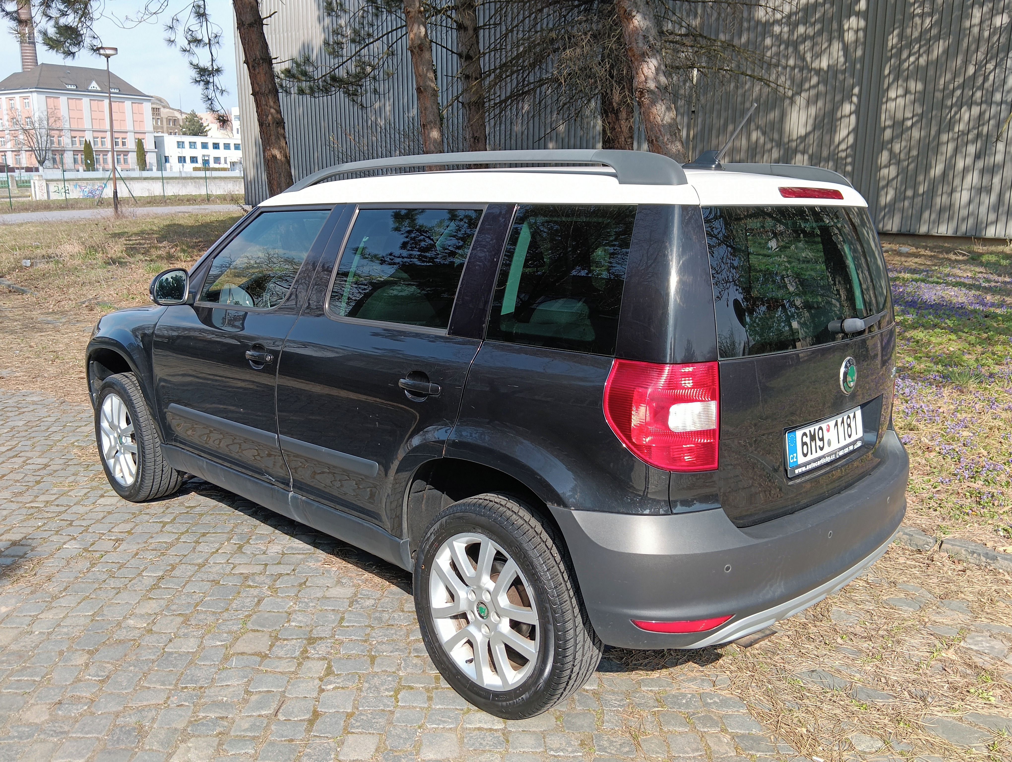 Škoda Yeti, 1.2 Tsi/77 kW, DSG, vyhřev - fotka 5
