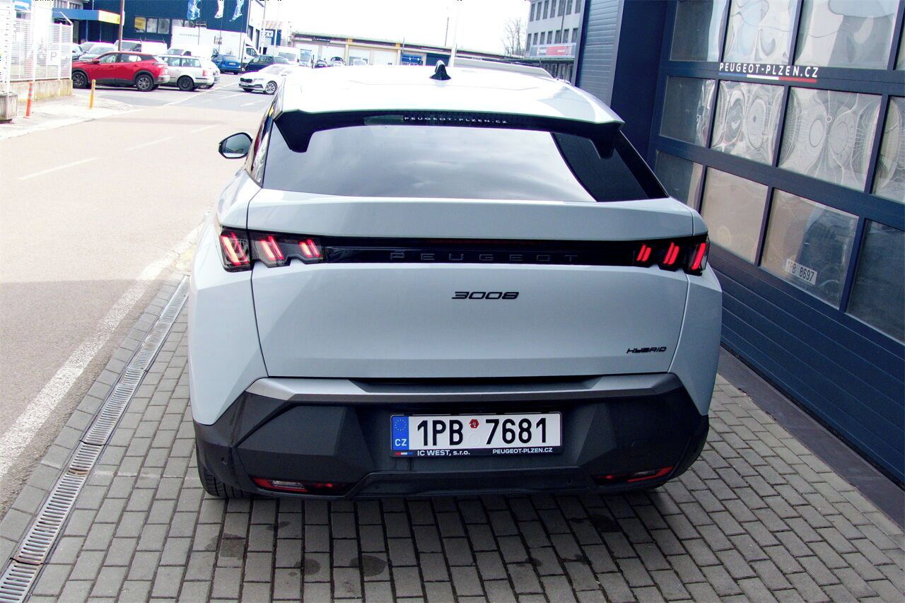 Peugeot 3008, BUSINESS Hybrid 145 e-DCS6 - fotka 2
