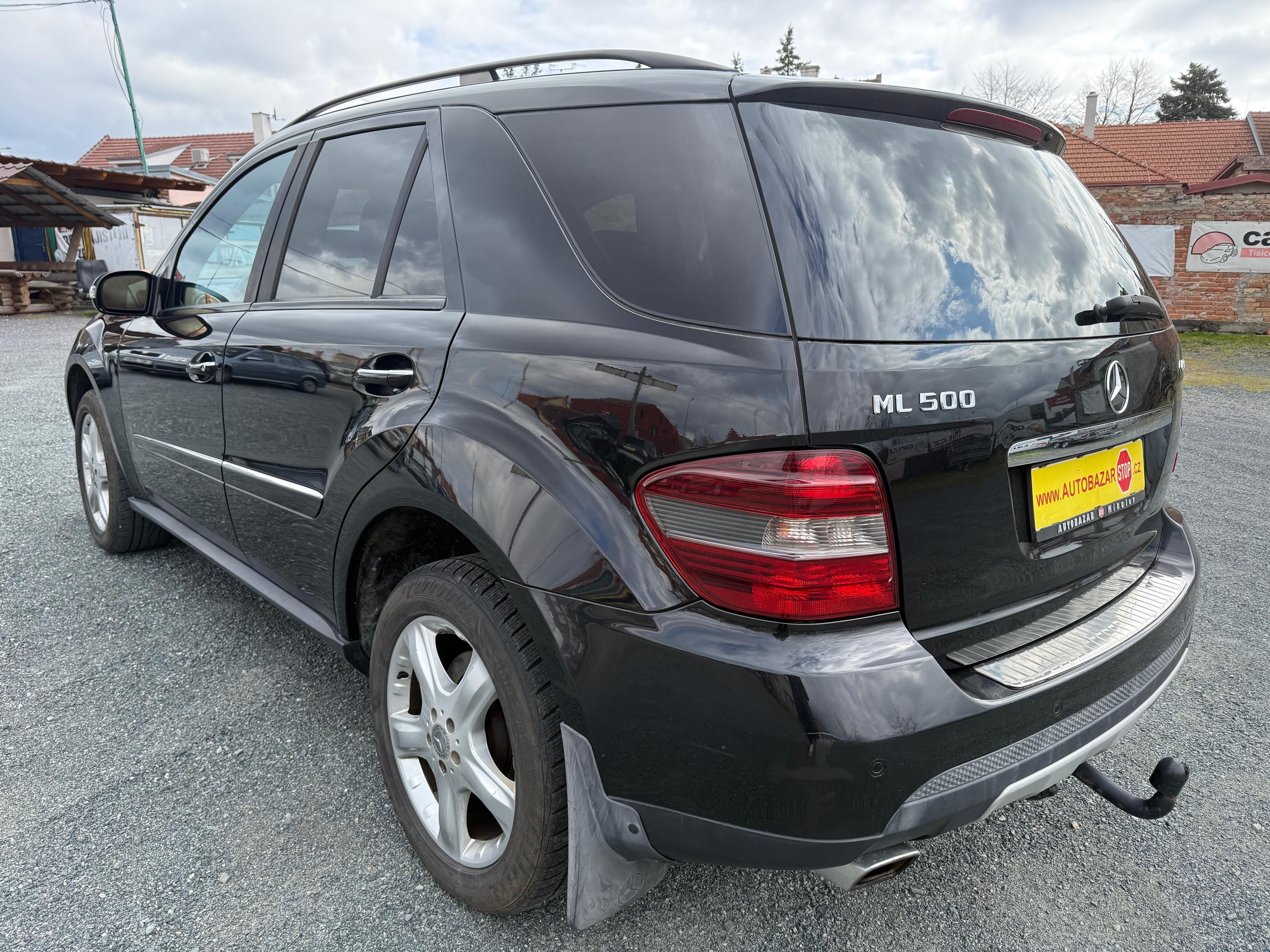 Mercedes-Benz ML, 500 4MATIC 4X4 5.5 V8 285kW - fotka 4