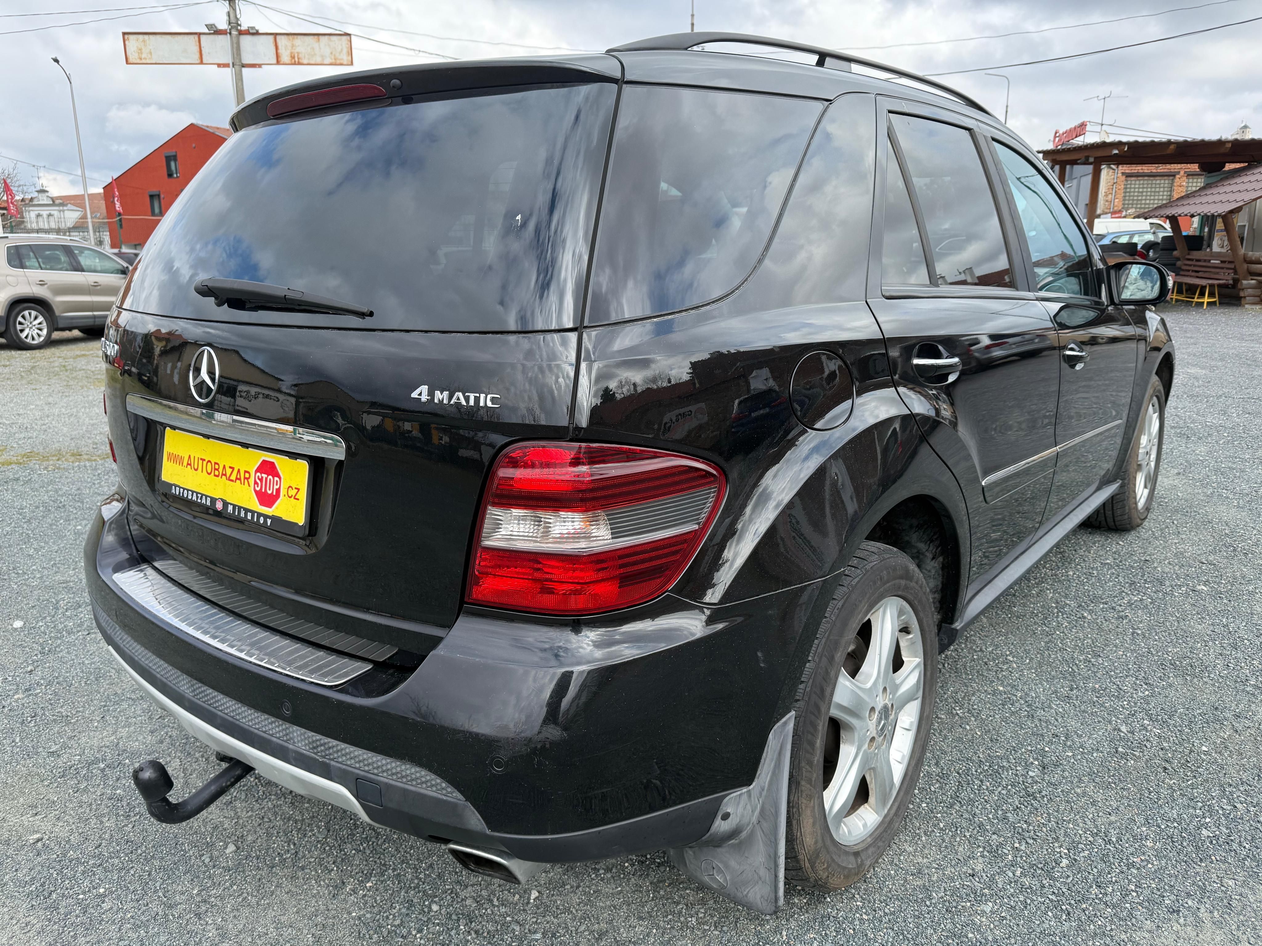 Mercedes-Benz ML, 500 4MATIC 4X4 5.5 V8 285kW - fotka 6