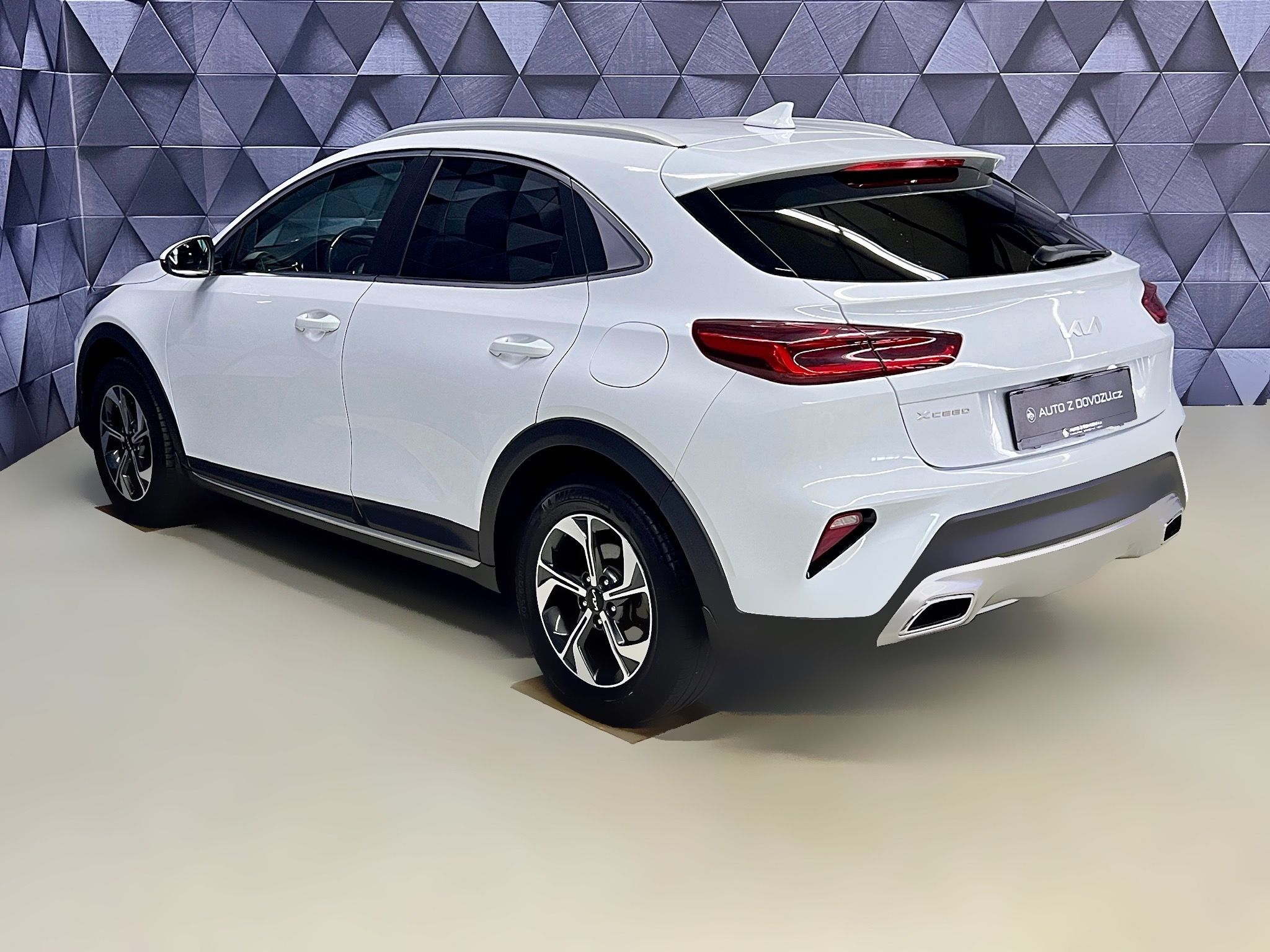Kia XCee´d, 1.6 CRDi 100 KW 7DCT EXCLUSIVE - fotka 5
