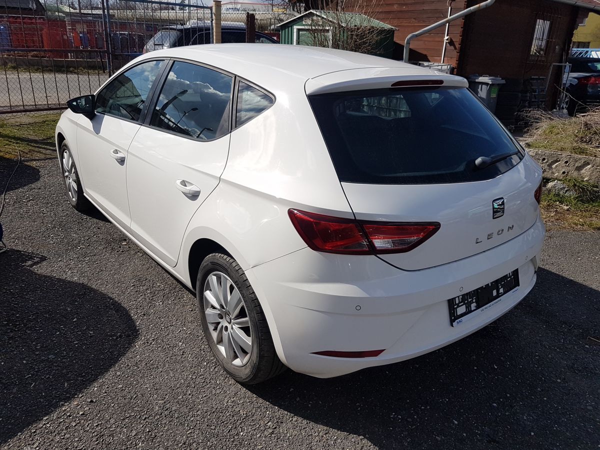 Seat Leon, 1.2TSi 81KW 6RYCHLOSTÍ - fotka 4