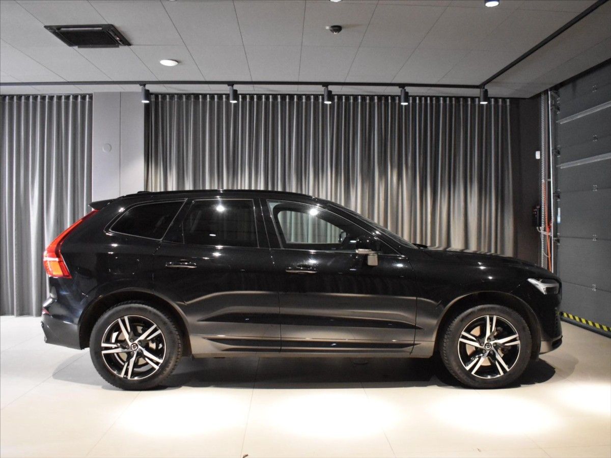 Volvo XC60, 2,0 B4 AWD R-Design tažné. - fotka 3