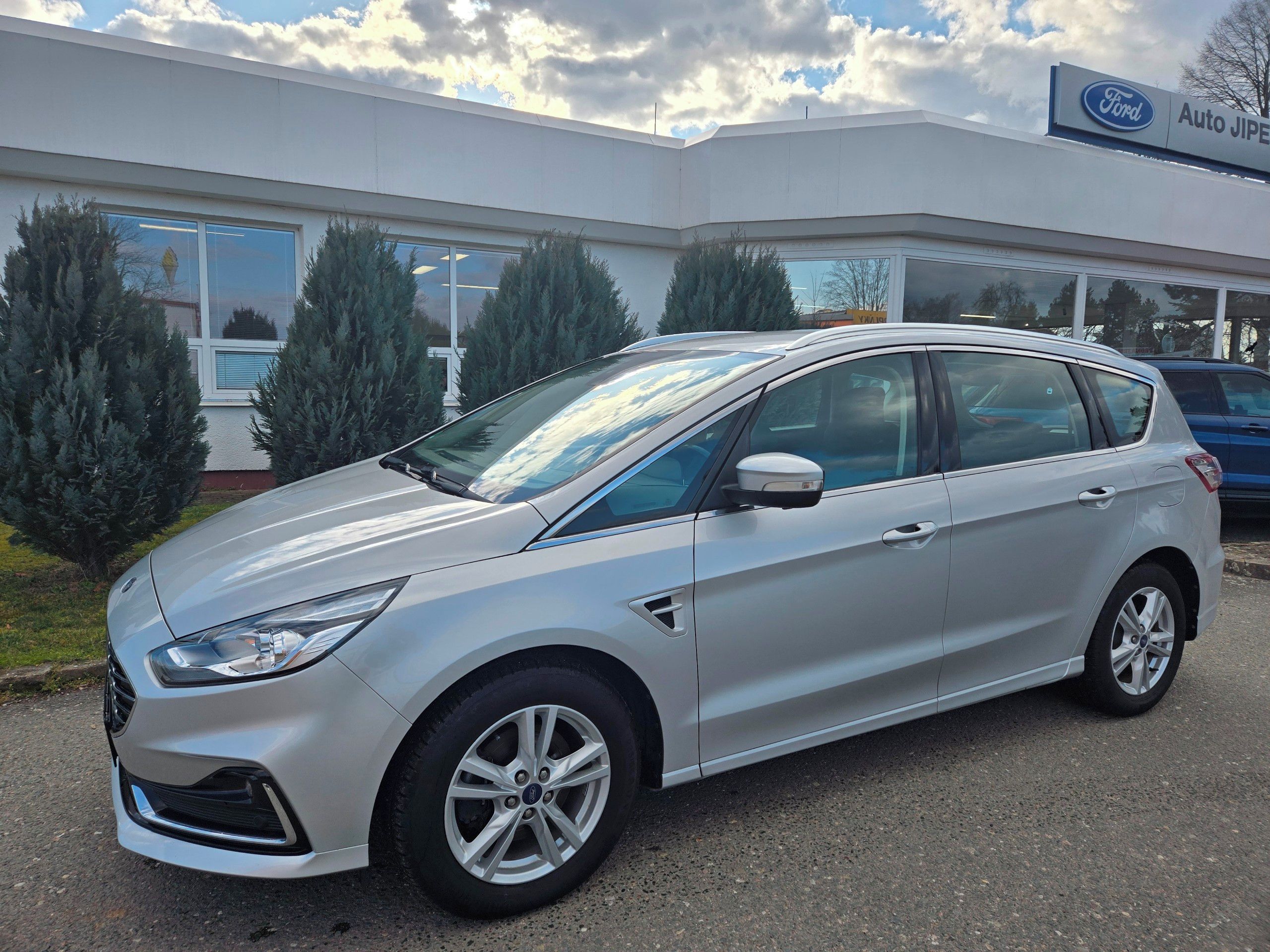 Ford S-MAX, Titanium 2,0 nafta 110kw/150PS - fotka 5