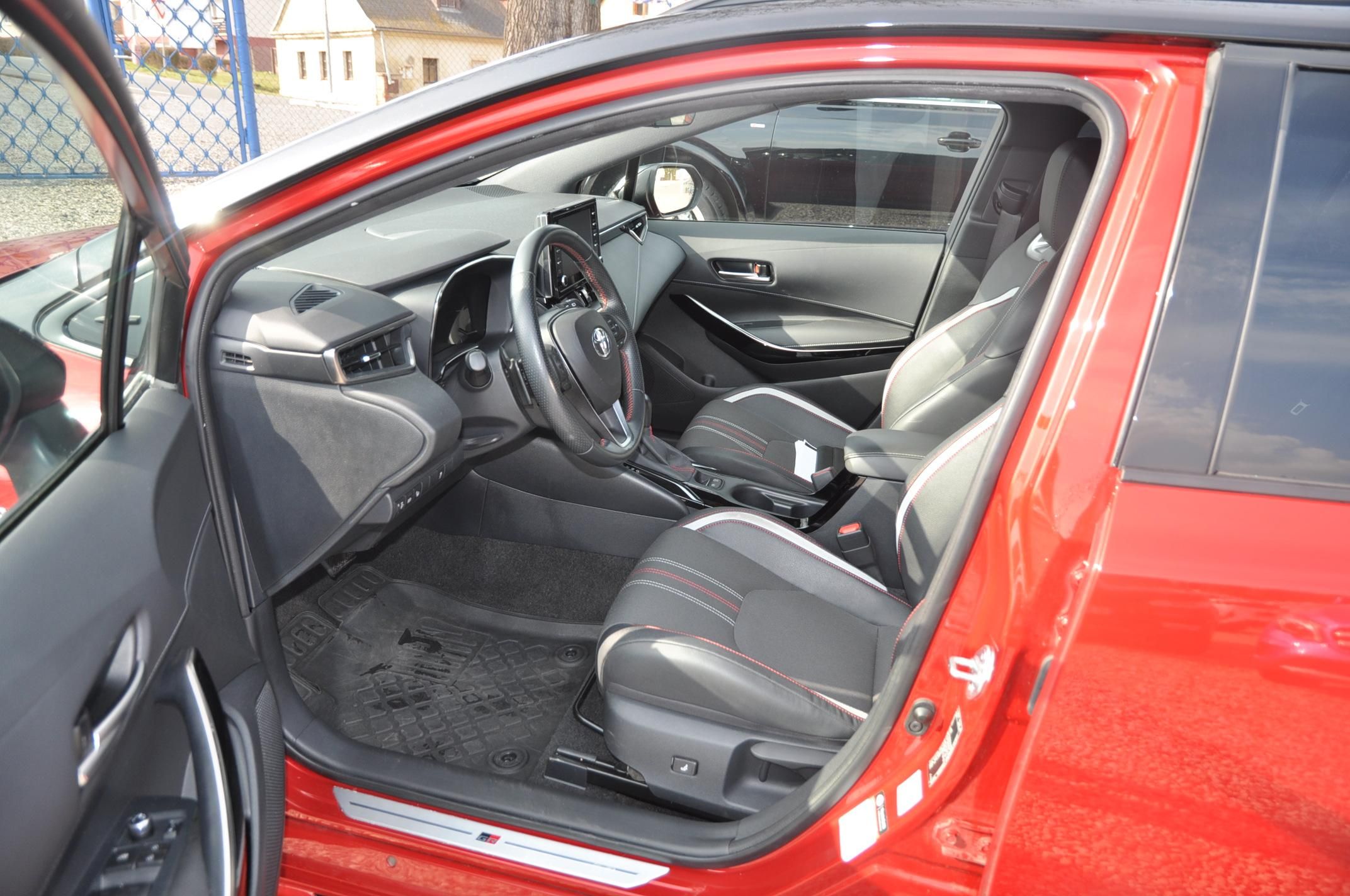 Toyota Corolla, 2.0 Hybrid 112kW KOMBI GR - fotka 6