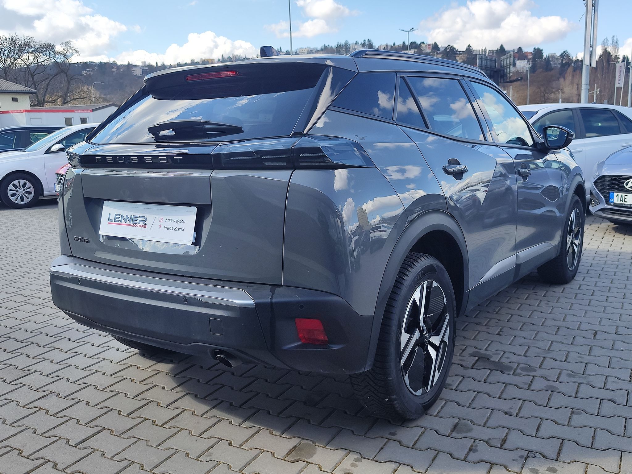 Peugeot 2008, 1.2 PureTech/74kW S&S Allure - fotka 5