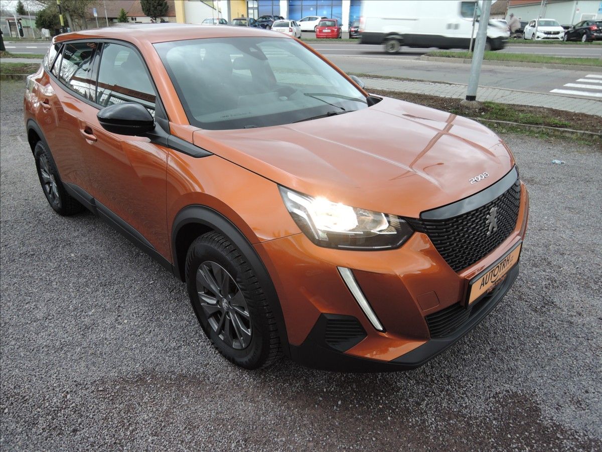 Peugeot 2008, 1,2 Puretech ČR Záruka do 8/27 - fotka 2