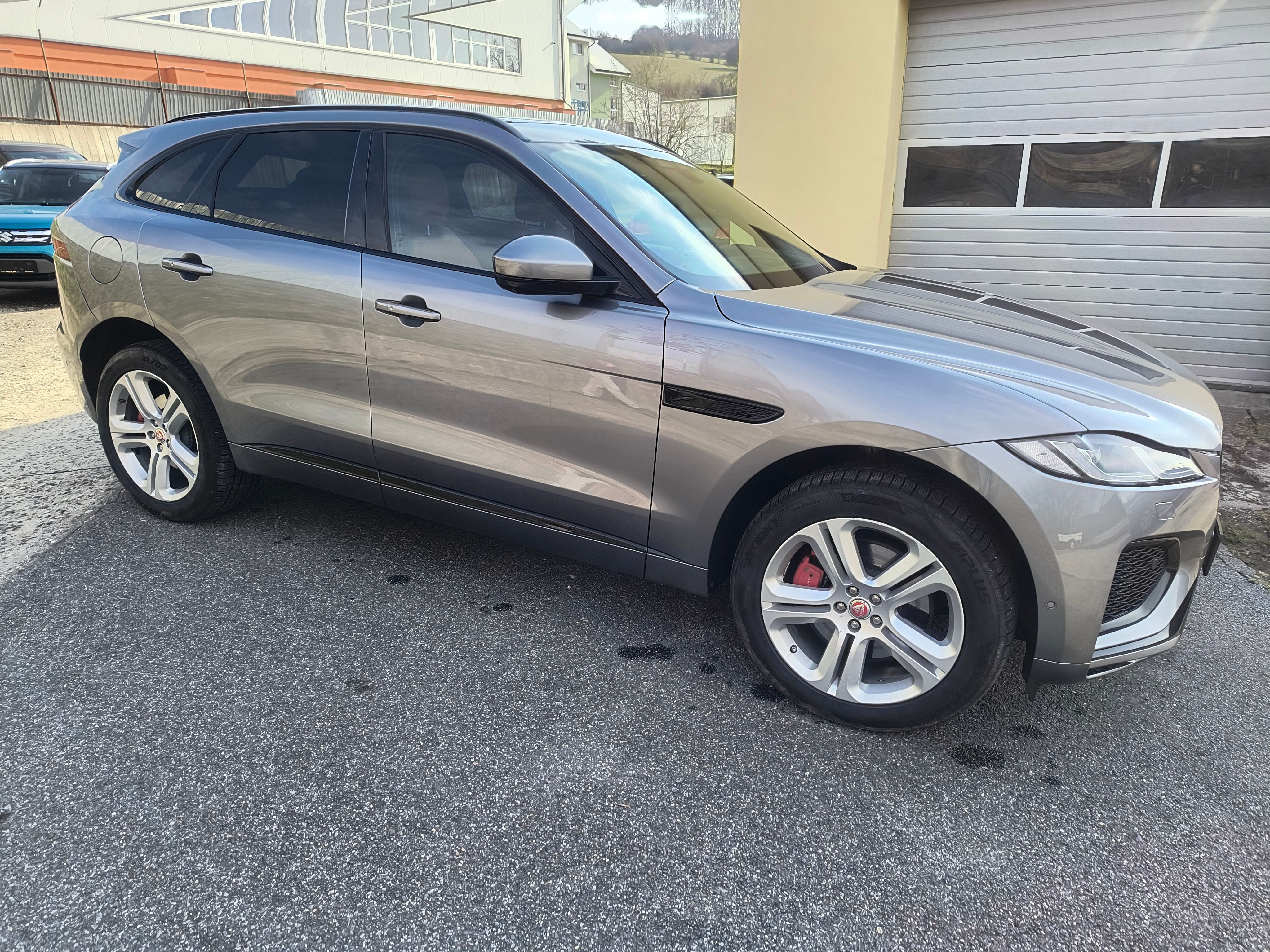 Jaguar F-Pace, D300 AWD R -DINAMIC SE AUTOMAT - fotka 6