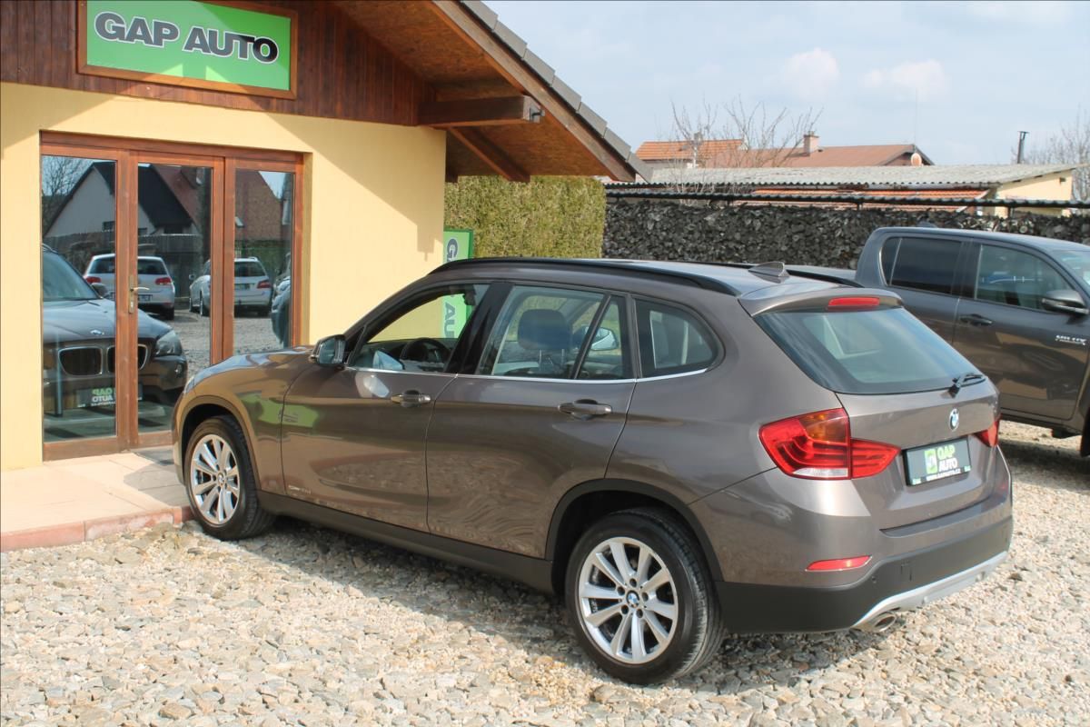 BMW X1, 118D 100kW sDRIVE - fotka 4