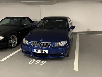 BMW E90 318i