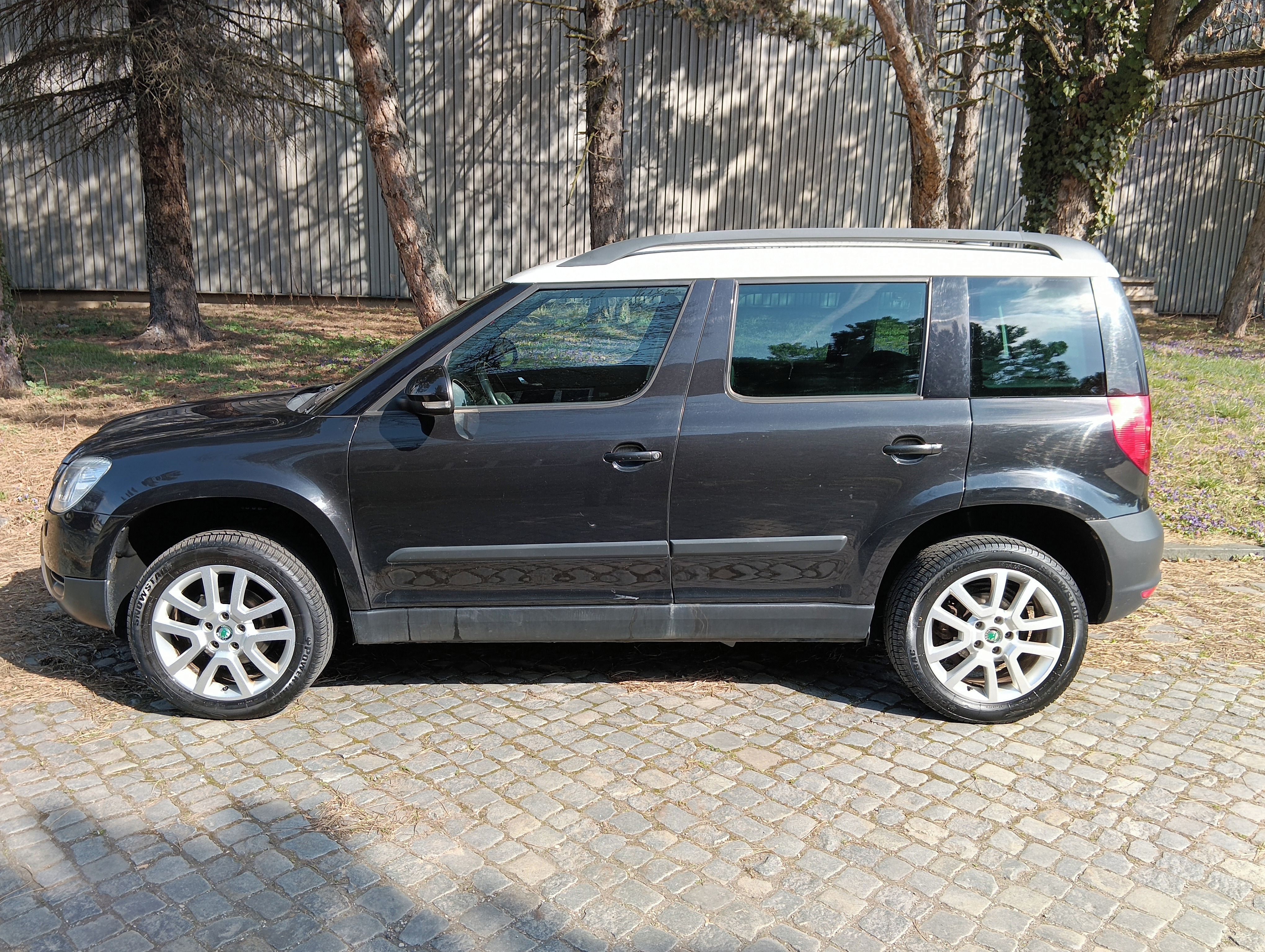 Škoda Yeti, 1.2 Tsi/77 kW, DSG, vyhřev - fotka 4