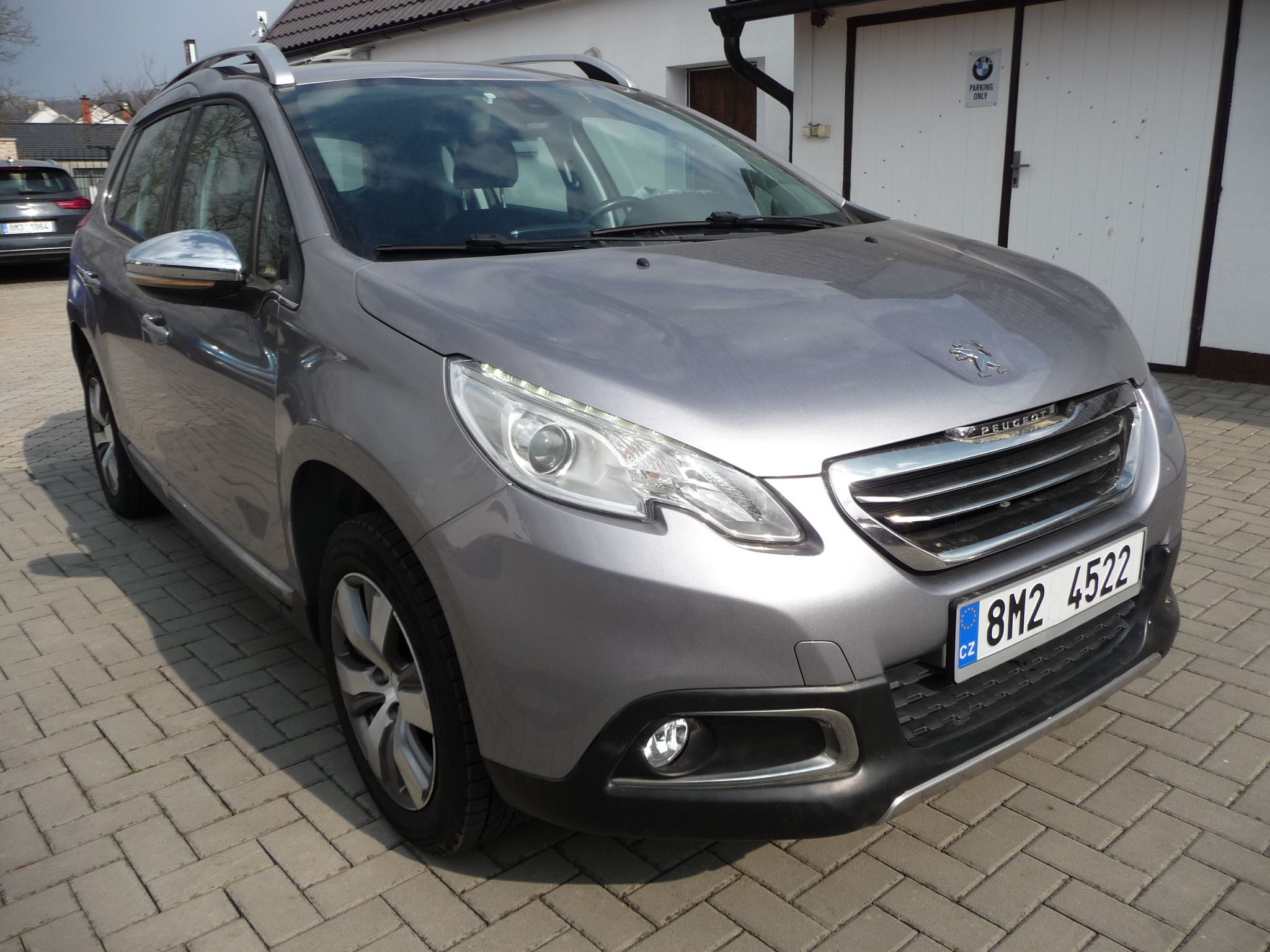 Peugeot 2008, 1,2 PureTech Allure sport - fotka 3