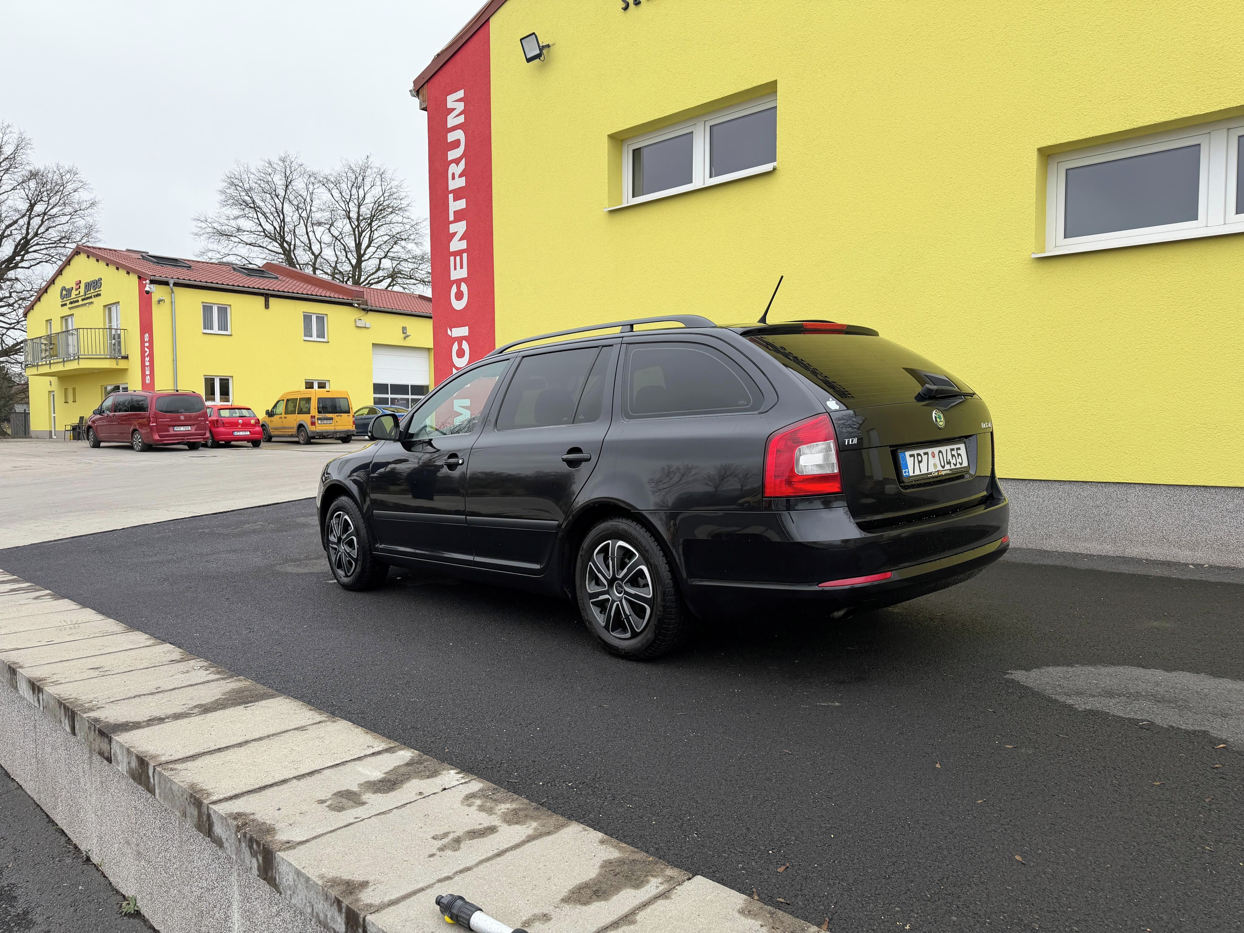 Škoda Octavia, 1.6 TDI - servisováno - fotka 3
