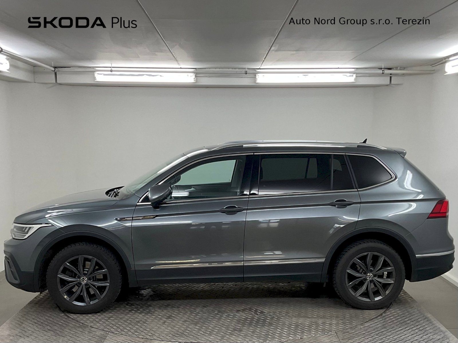 Volkswagen Tiguan Allspace, 2.0 TSI BMT 140 kW DSG Life - fotka 3