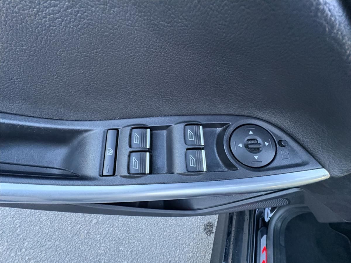 Ford Focus, 2,0 TDCi 136kW ST,AT,Xen,Šíbr - fotka 5