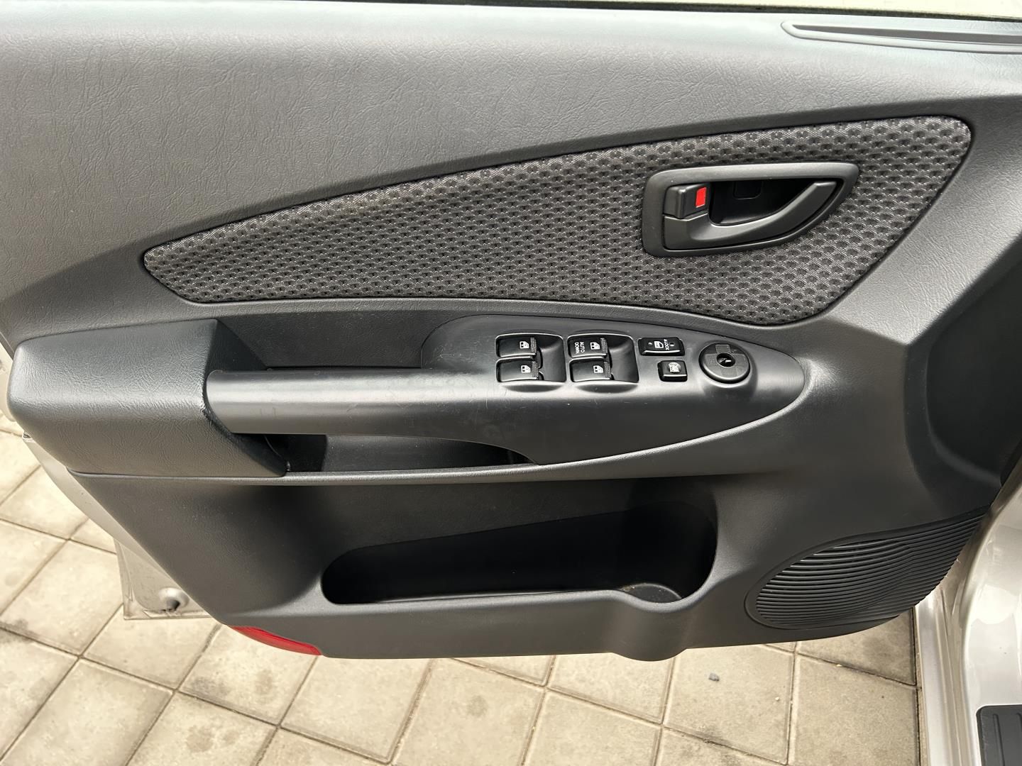 Hyundai Tucson, 2.0i CVVT 104kW 4x4 - fotka 6