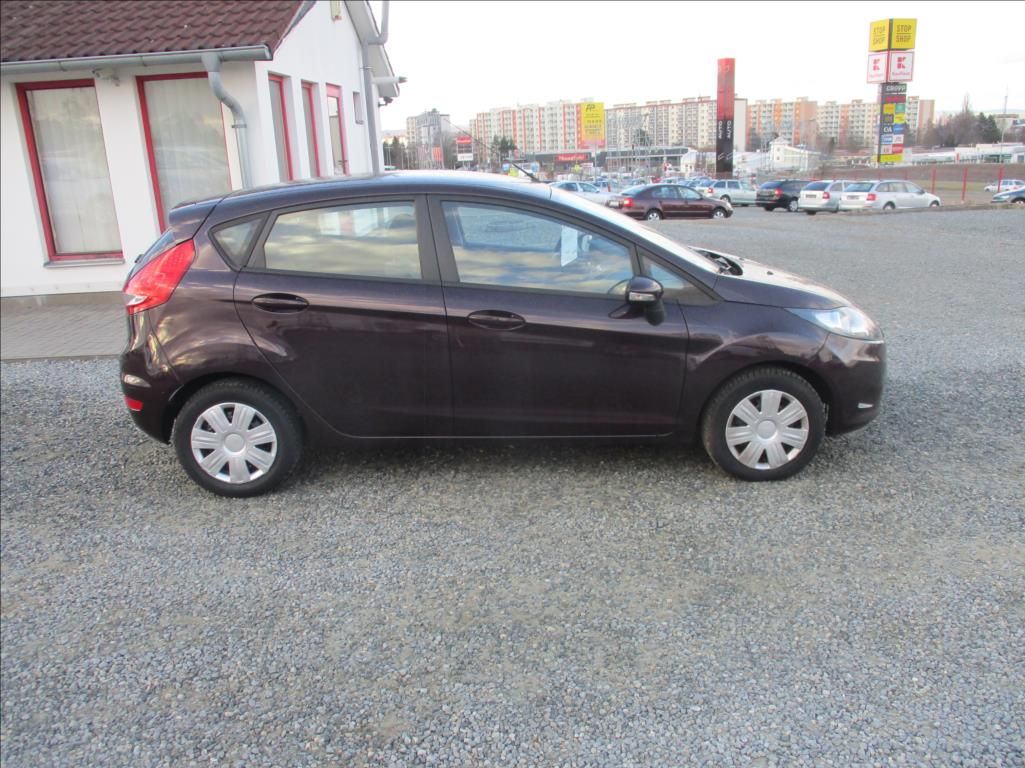 Ford Fiesta, 1,3 i, klimatizace, - fotka 5
