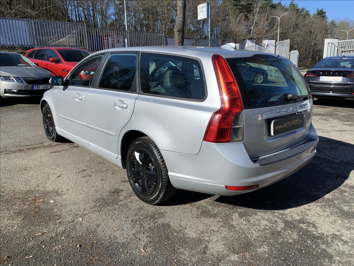 Volvo V50, 2,0 D - fotka 6