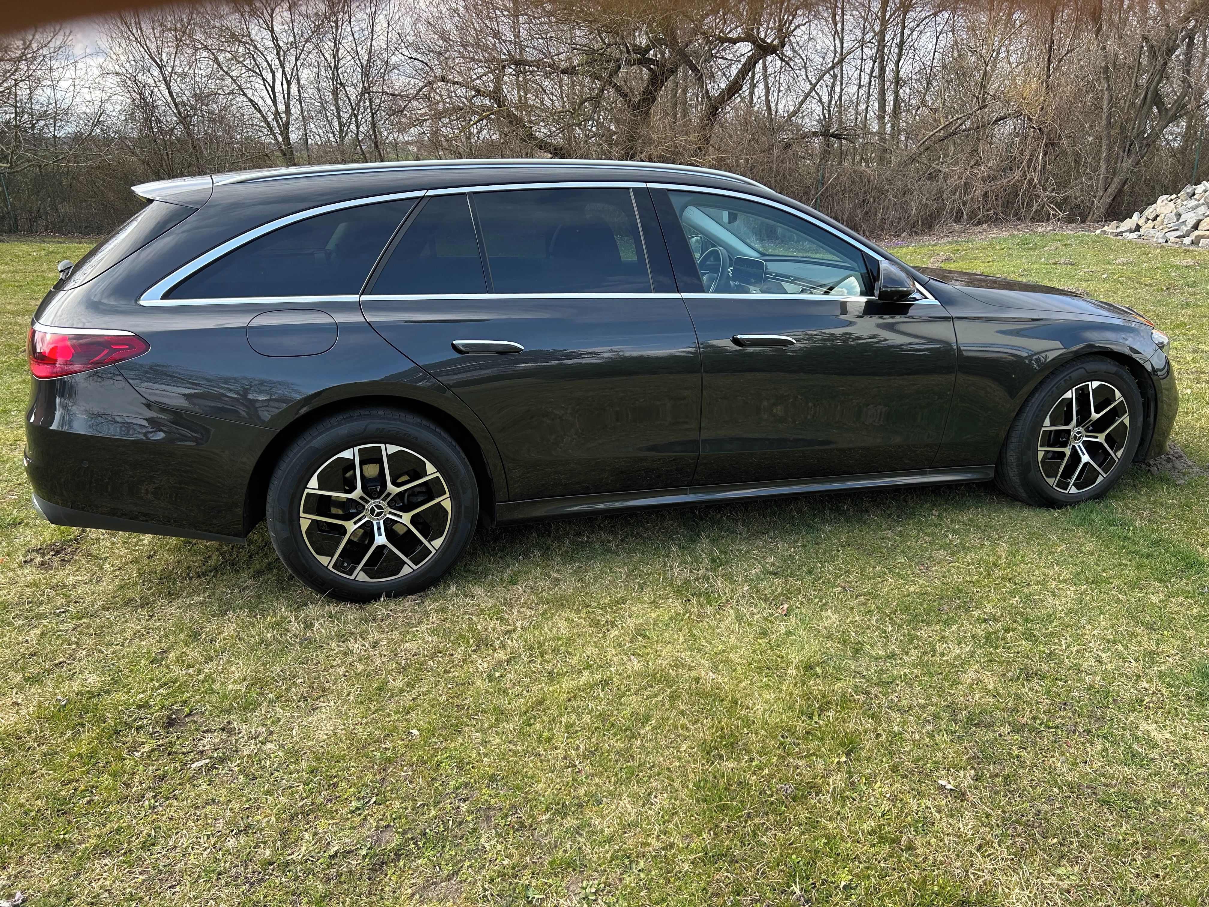 Mercedes-Benz Třídy E, E 200 - fotka 6
