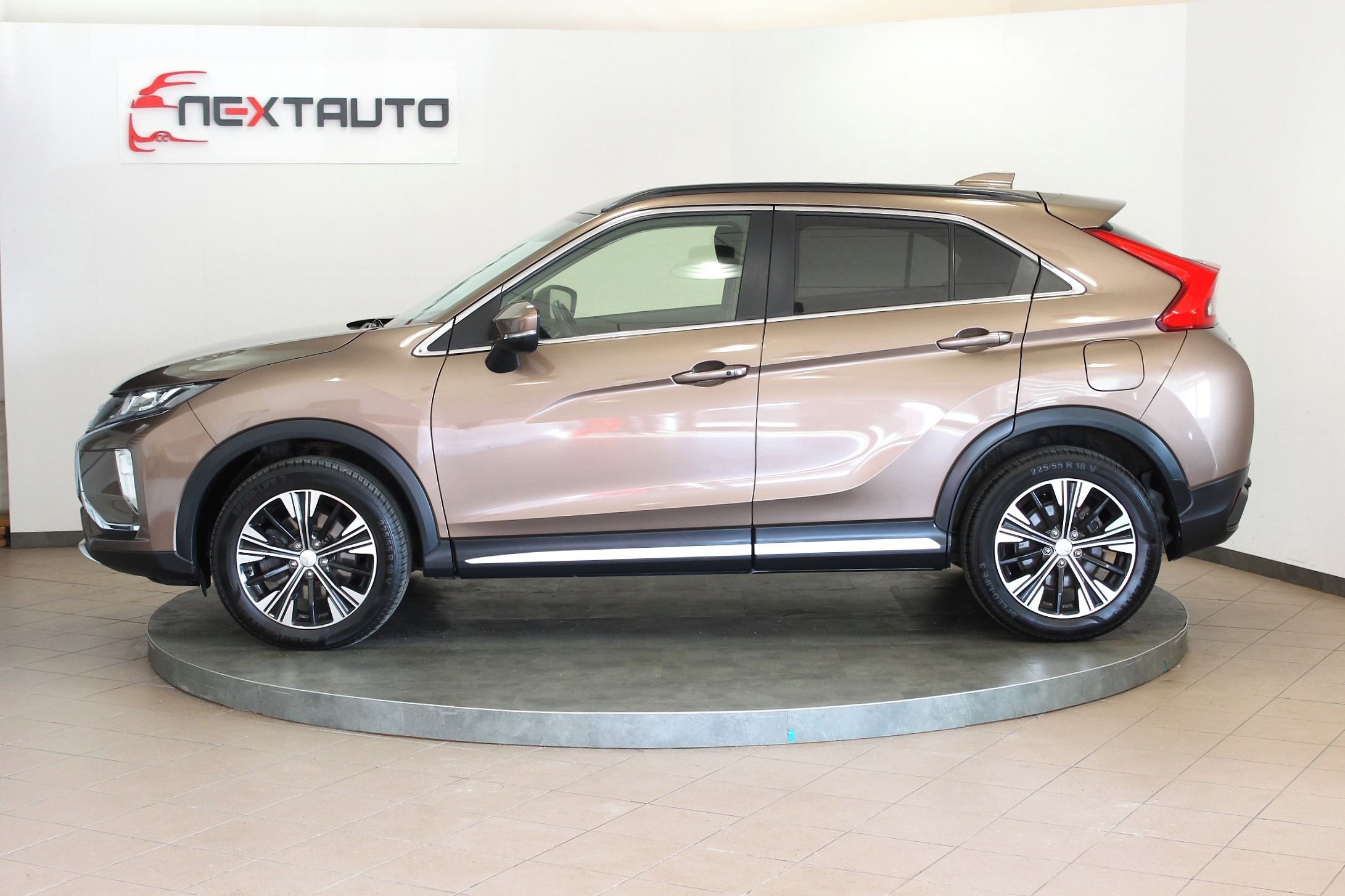 Mitsubishi Eclipse Cross, 1.5T-MiVEC 120kW  PLUS, TAŽNÉ - fotka 2