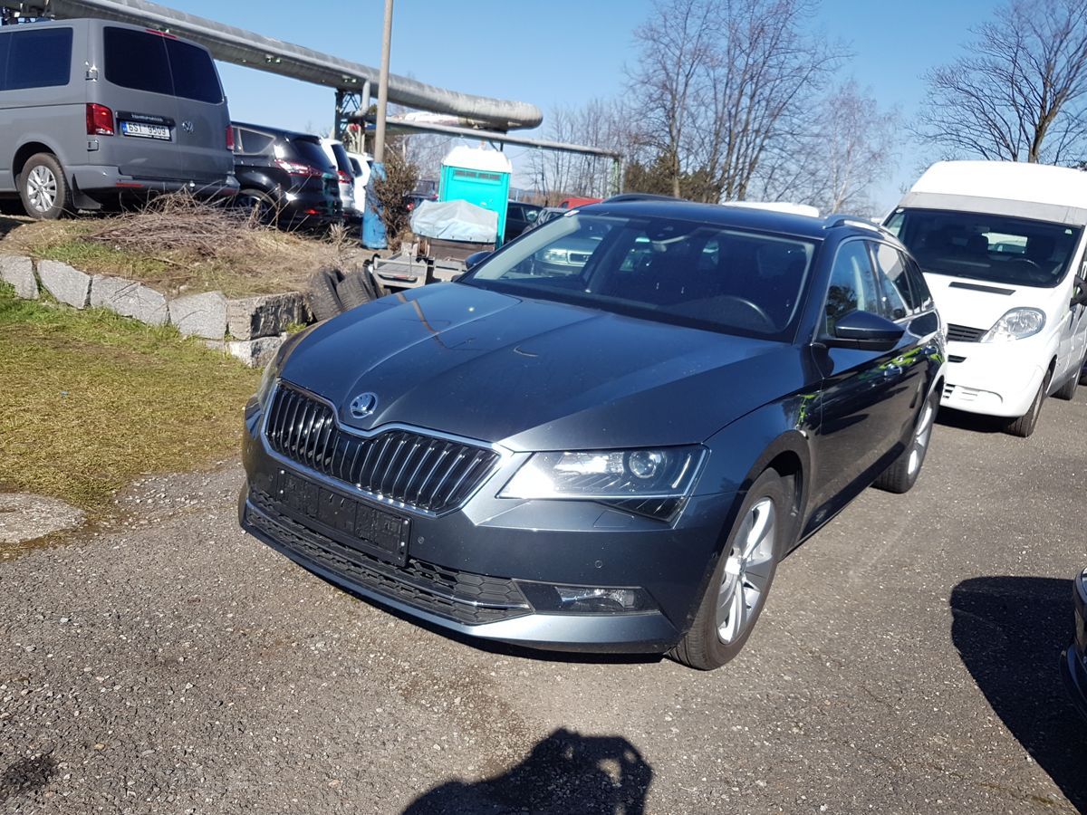 Škoda Superb, 2.0TDi 110KW DSG NAVI - fotka 3