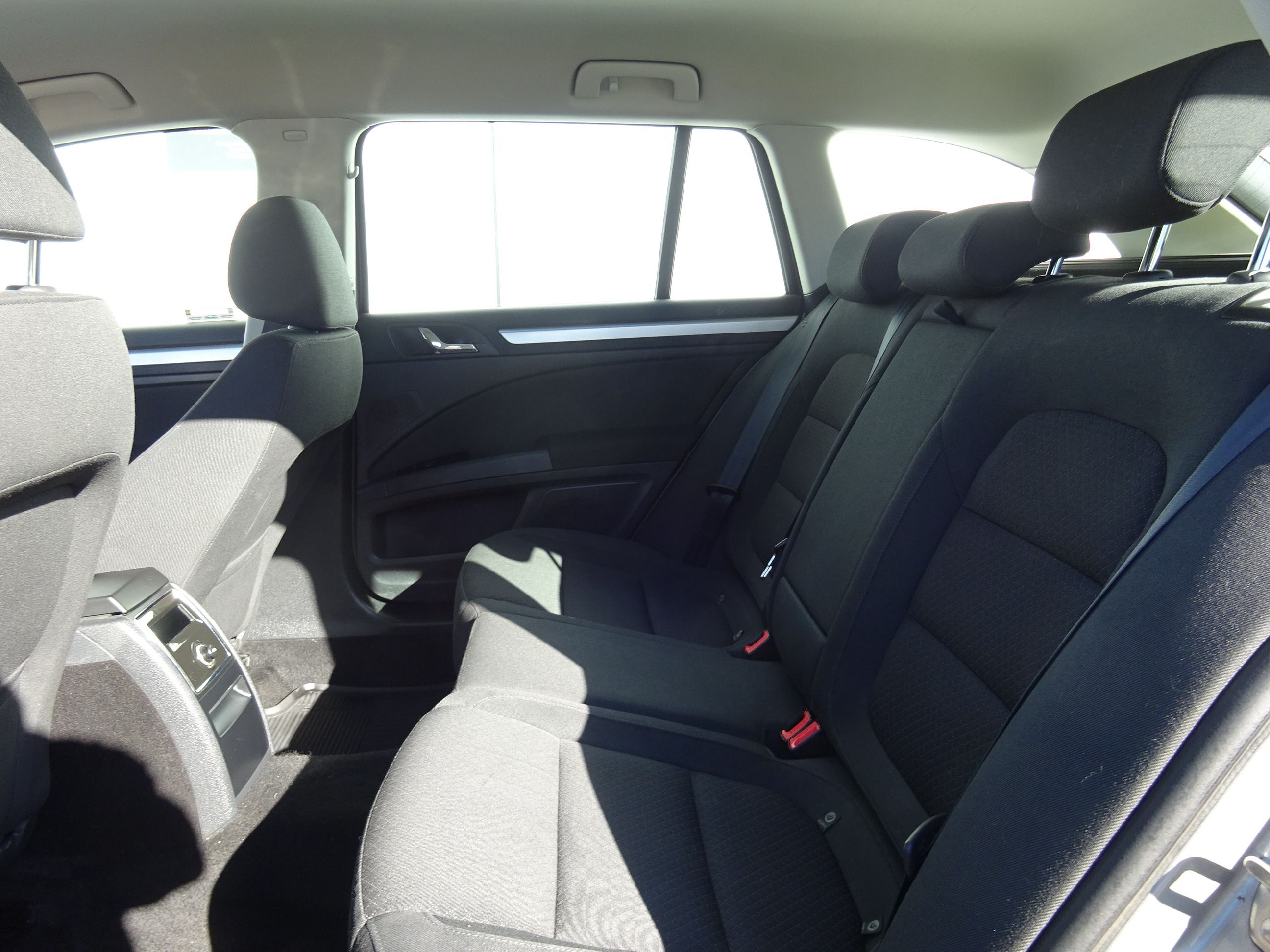 Škoda Superb, II 2.0 TDi DSG - fotka 6