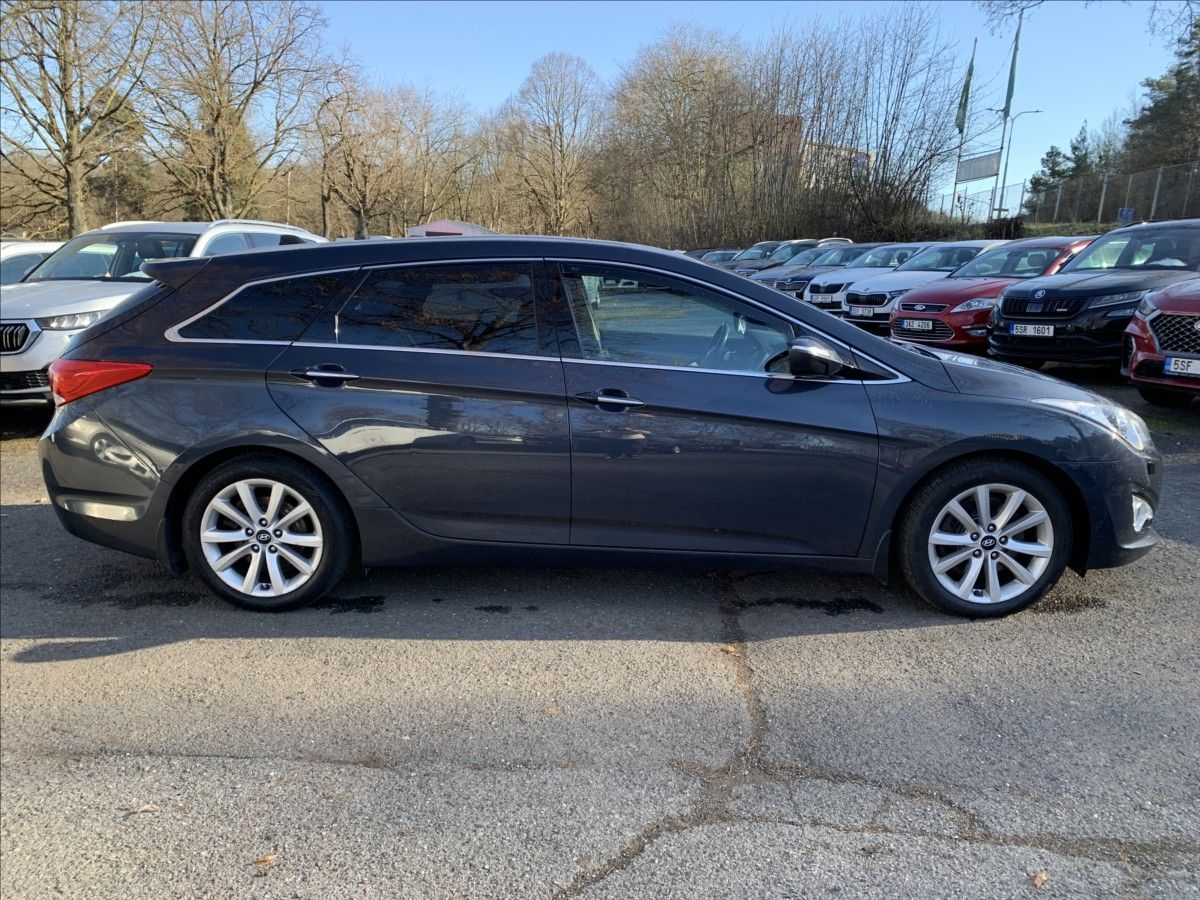 Hyundai i40, 1,7 CRDI STYLE,AUTOMAT,ČR,SERV - fotka 4