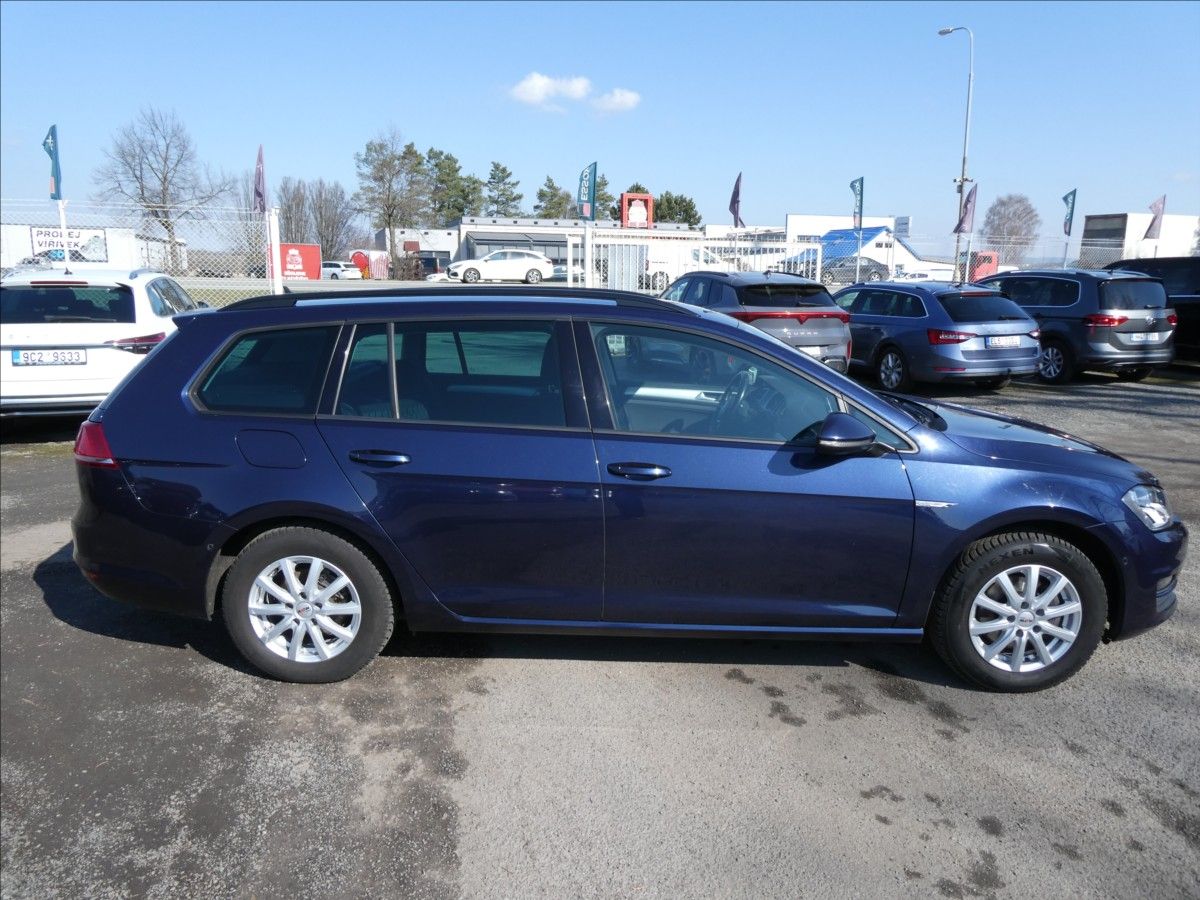 Volkswagen Golf, 1,6 TDi 81kW CUP,2xkola,naviga - fotka 2