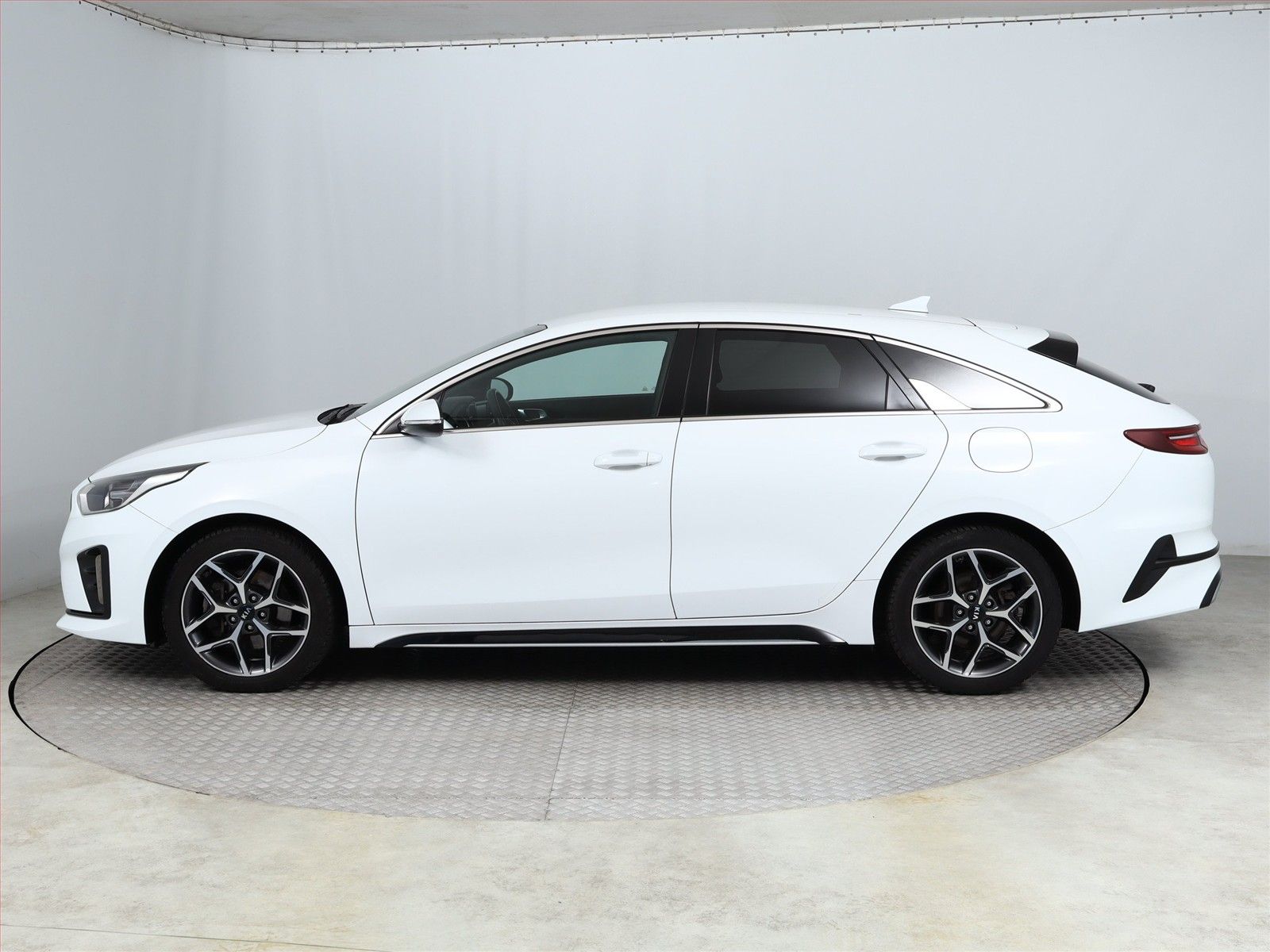Kia ProCeed, 1.4 T-GDI, GT-Line, Serv.kniha - fotka 3