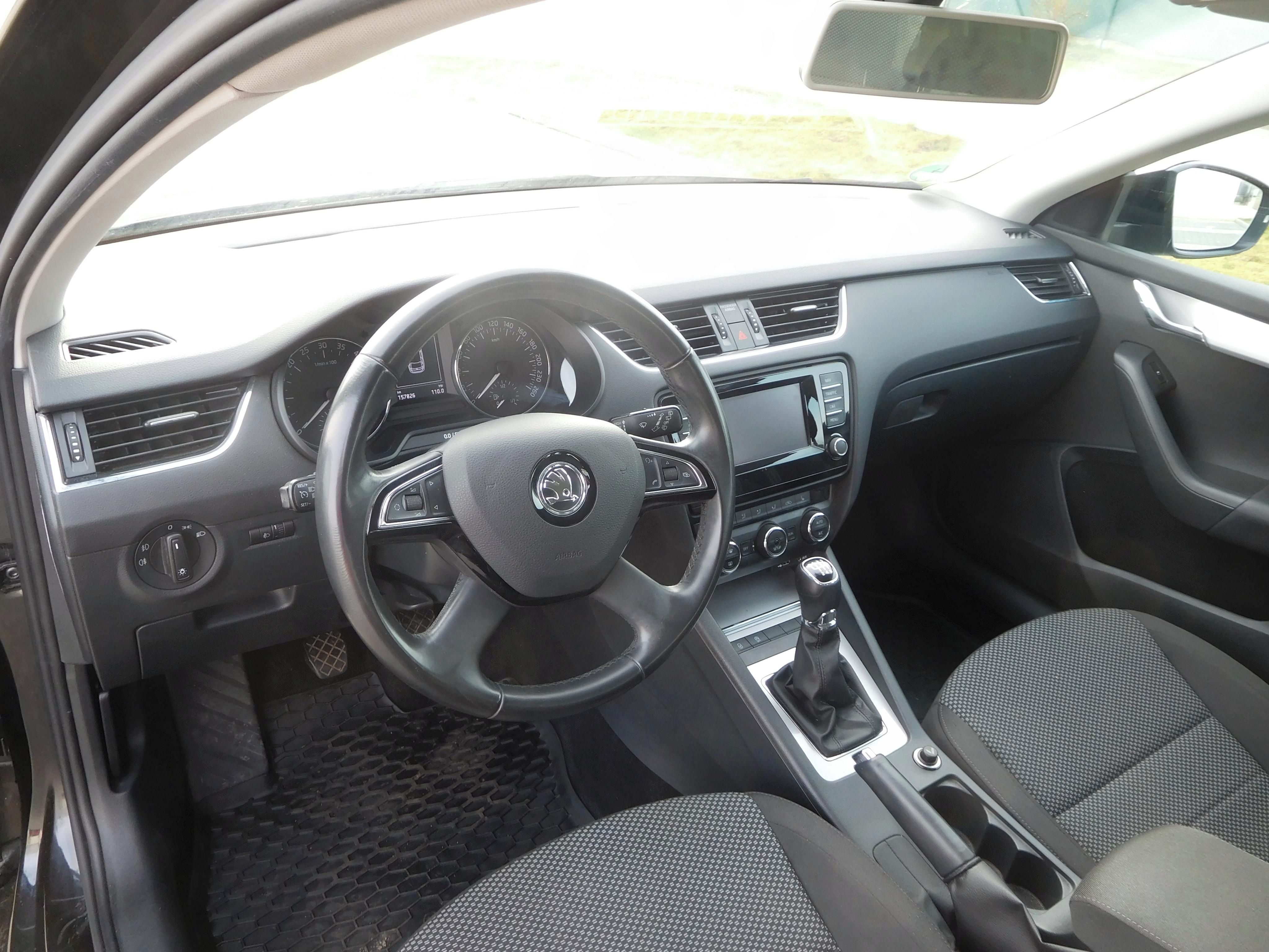 Škoda Octavia, 2.0TDi Elegance, 110 kW, Klima - fotka 5