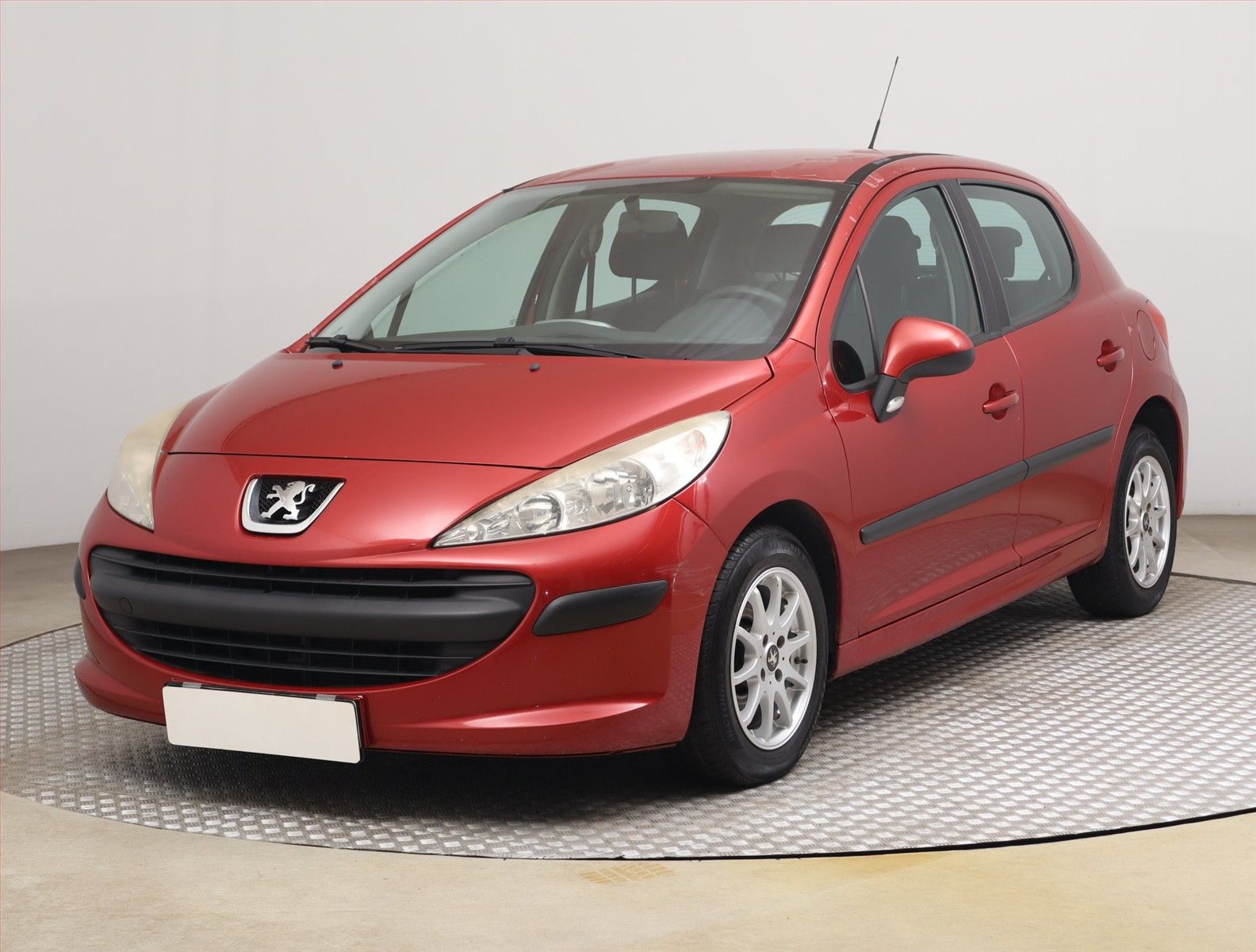 Peugeot 207, 1.4 16V, po STK, Klima - fotka 2